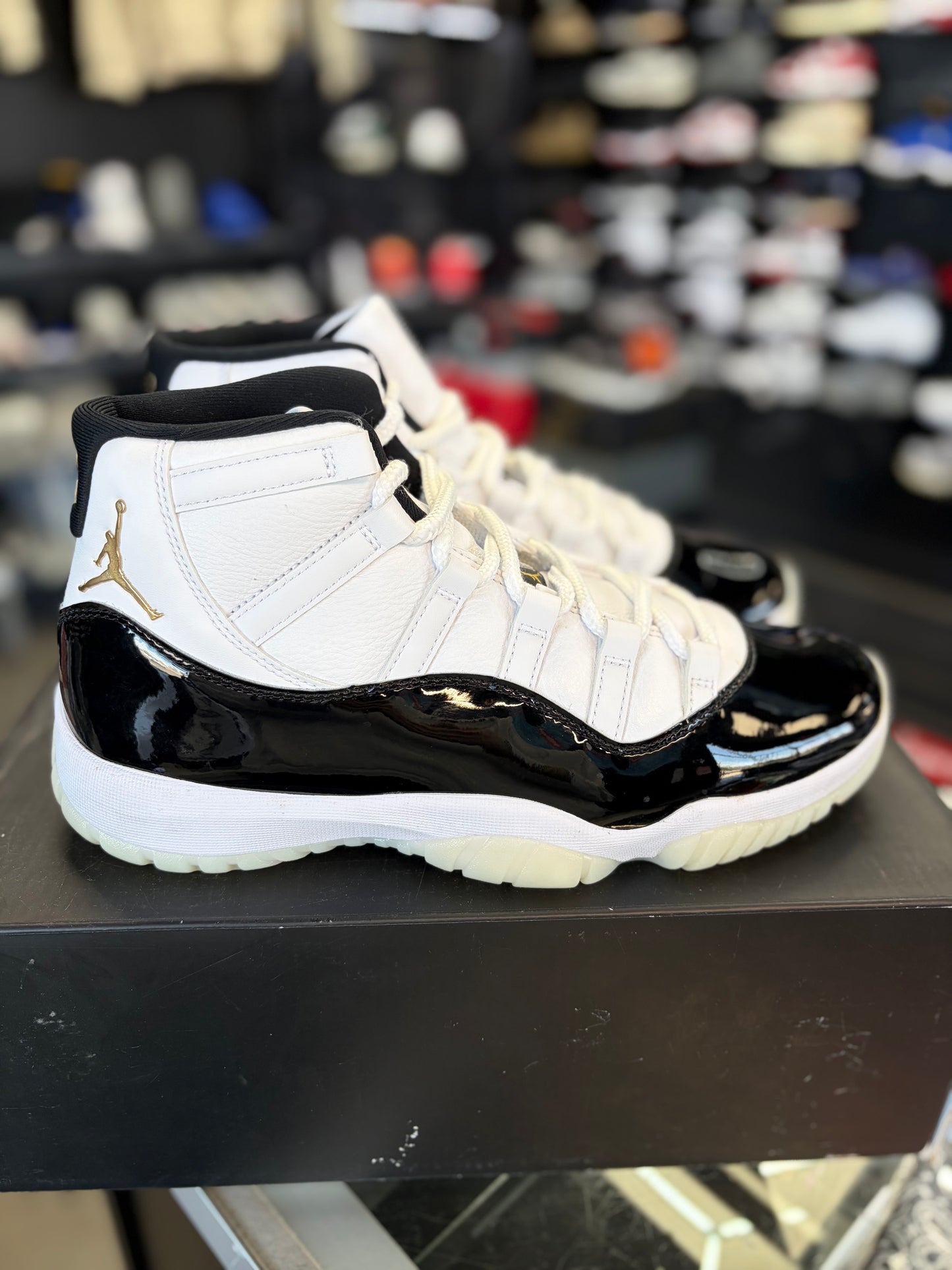 Jordan 11 “Gratitude” Size 9.5