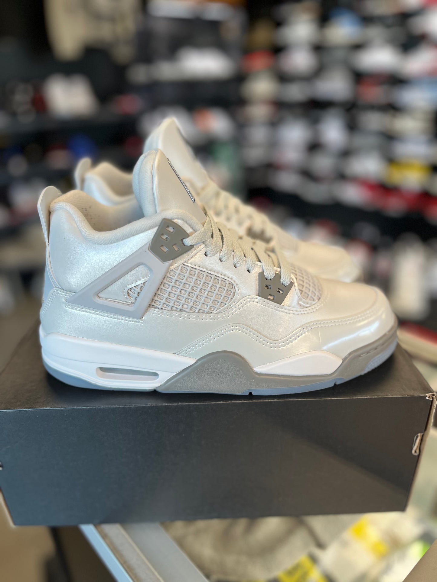 Jordan 4 “Blue Dust Chill” Size 7y/8.5w