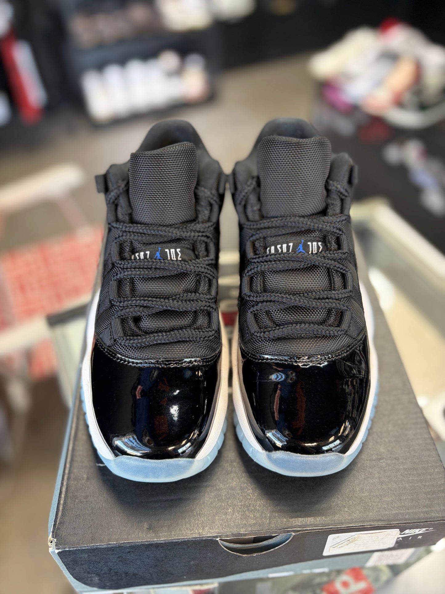 Jordan 11 Low “SPACEJAM” (Gs) Size  6y/7.5w