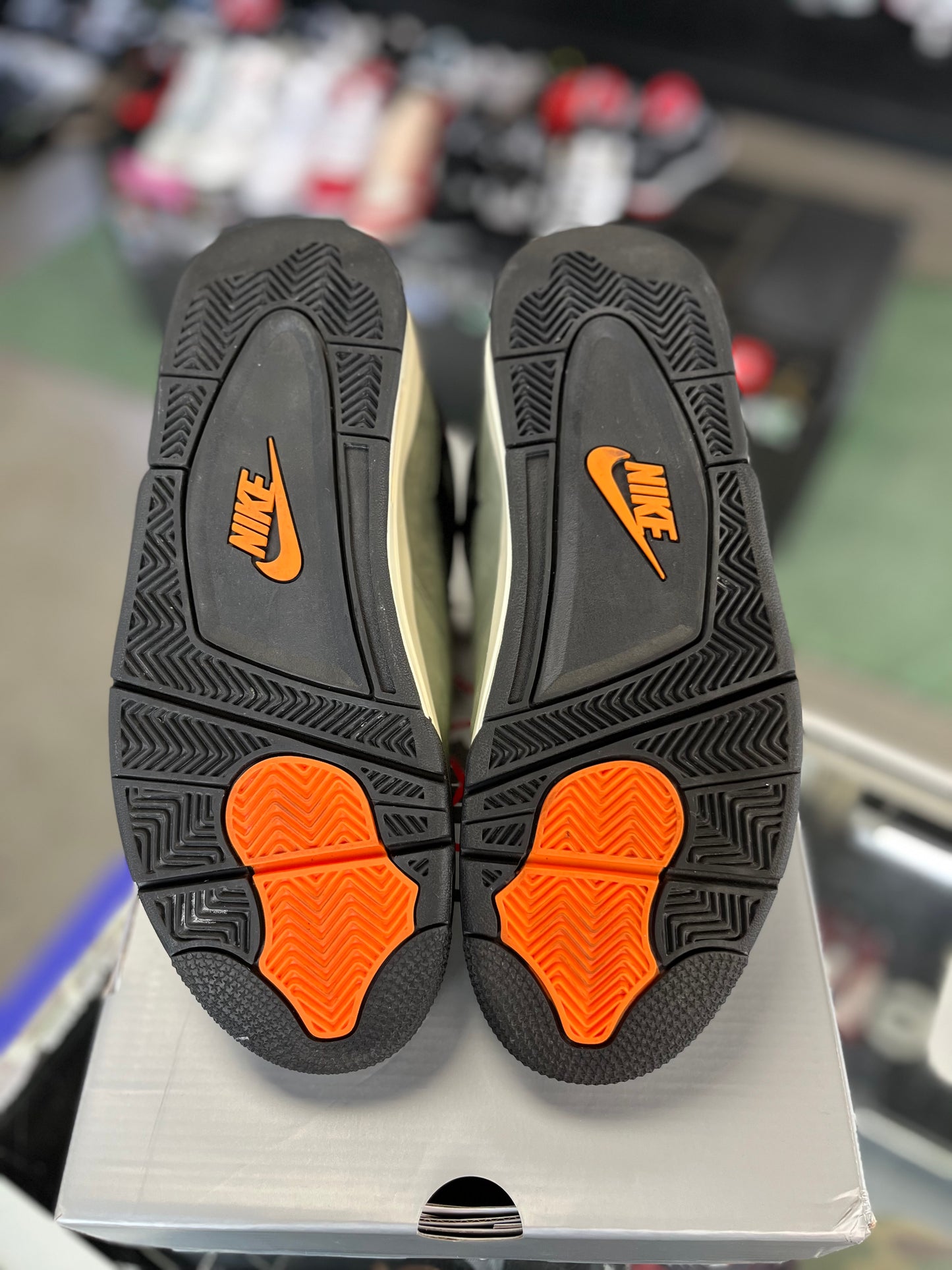 Jordan 4 x Undefeated (2025) Size 9.5
