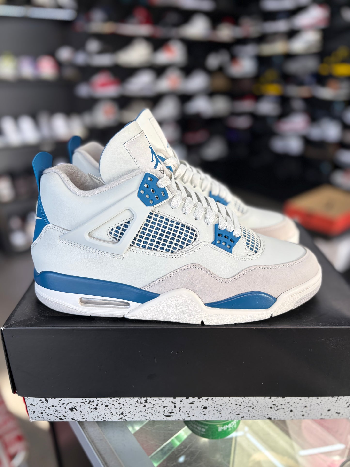 Jordan 4 “Military Blue” Size 10.5