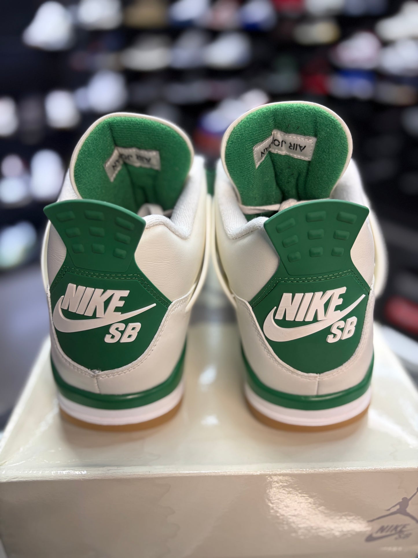Jordan 4 SB “Pine Green” Size 10