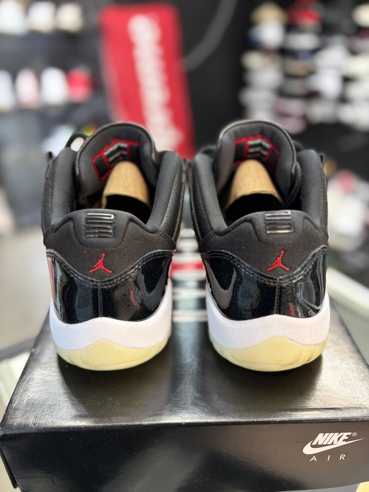 Jordan 11 Low “72-10” Size 10.5