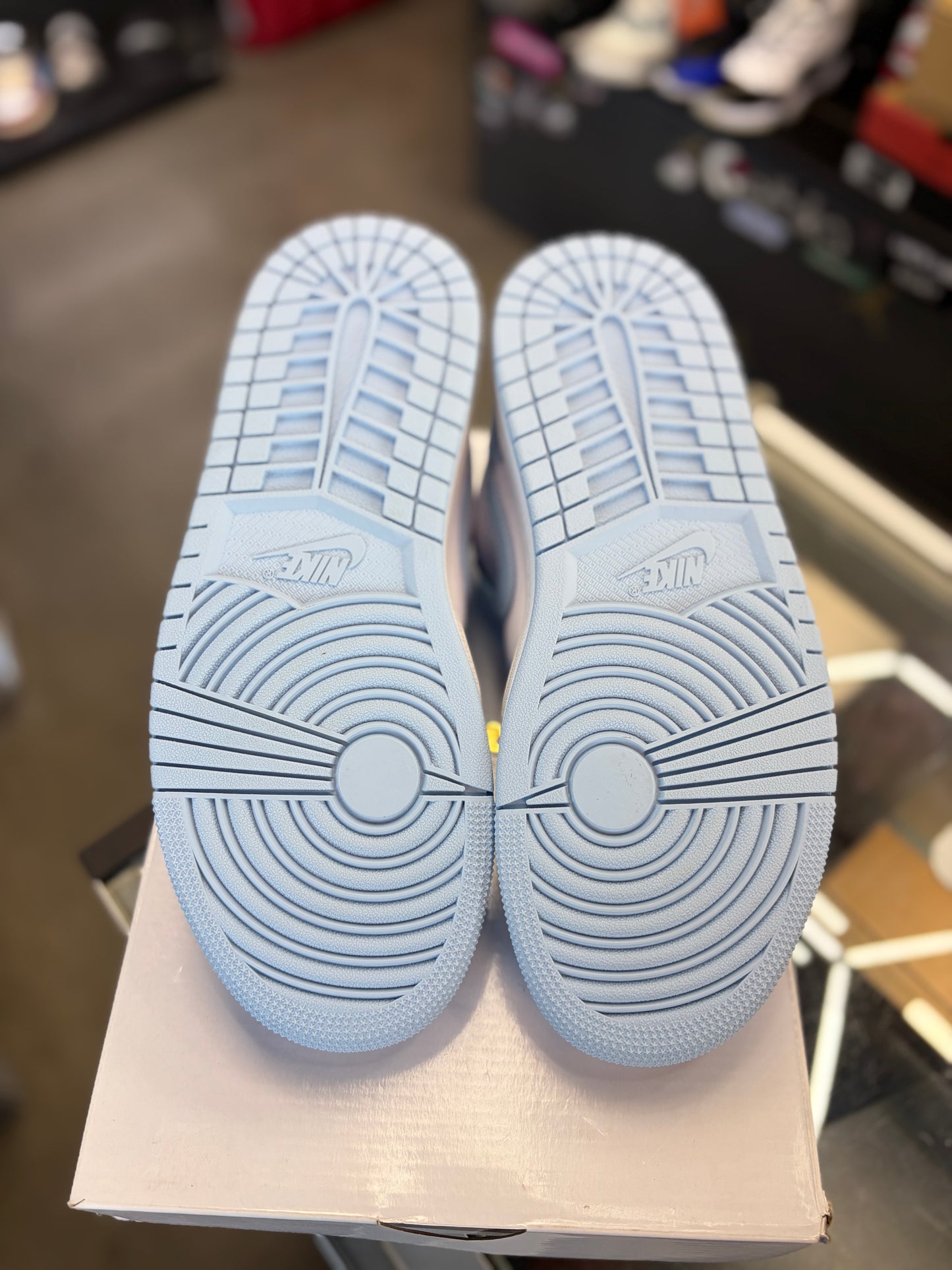 Jordan 1 Low “White Blue Ice” Size 5y / 6.5w