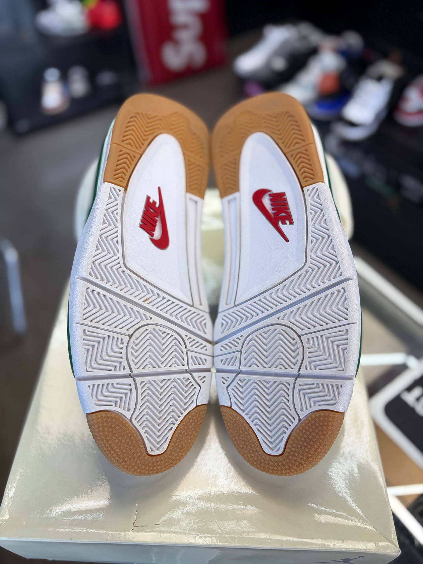 Jordan 4 SB “Pine Green” Size 10