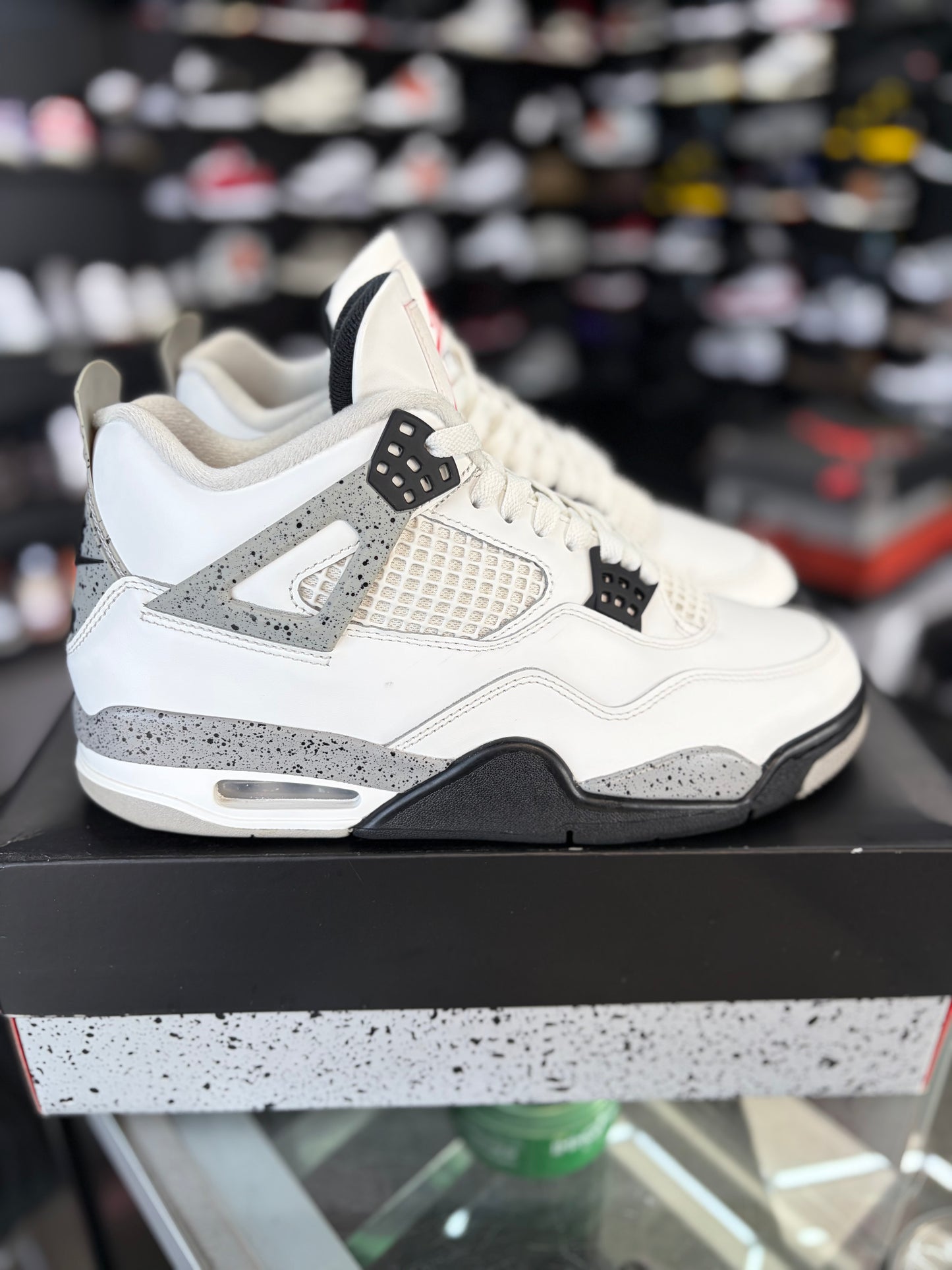 Jordan 4 “White Cement” Size 9