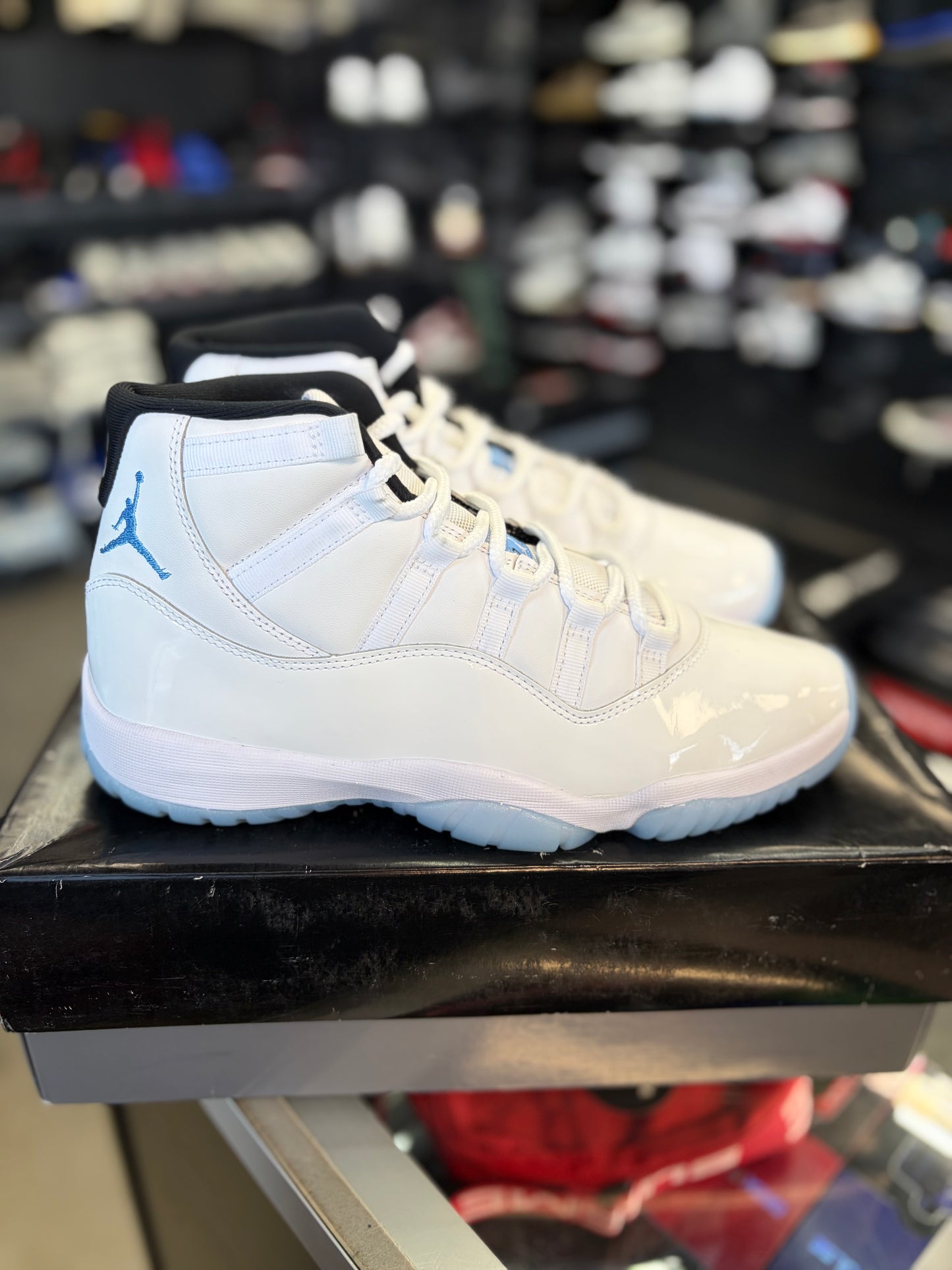Jordan 11 “Legend Blue” Size 9.5