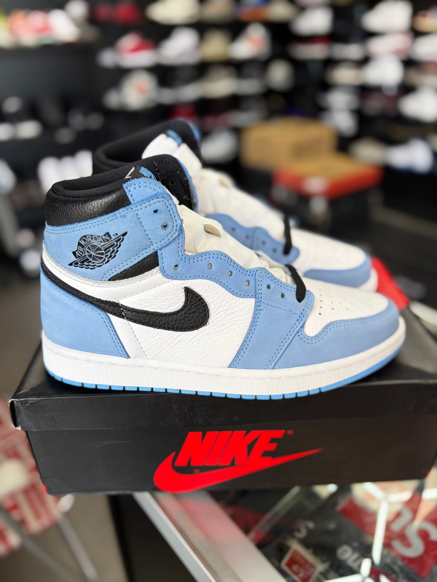 Jordan 1 “University Blue” Size 9.5