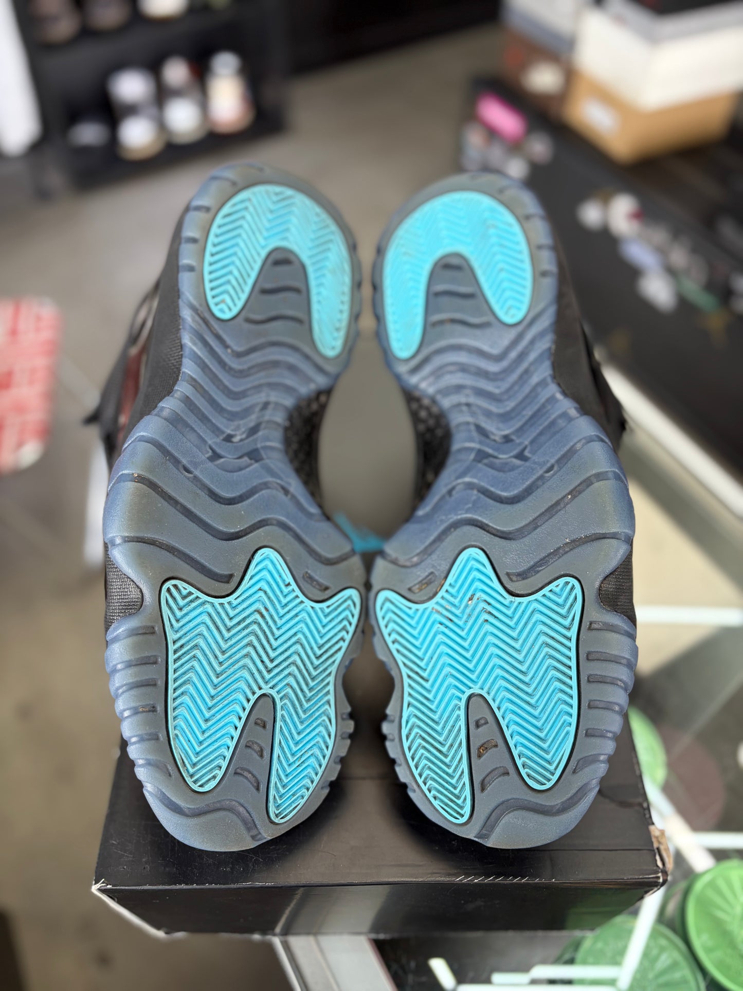 Jordan 11 “Gamma” Size 9