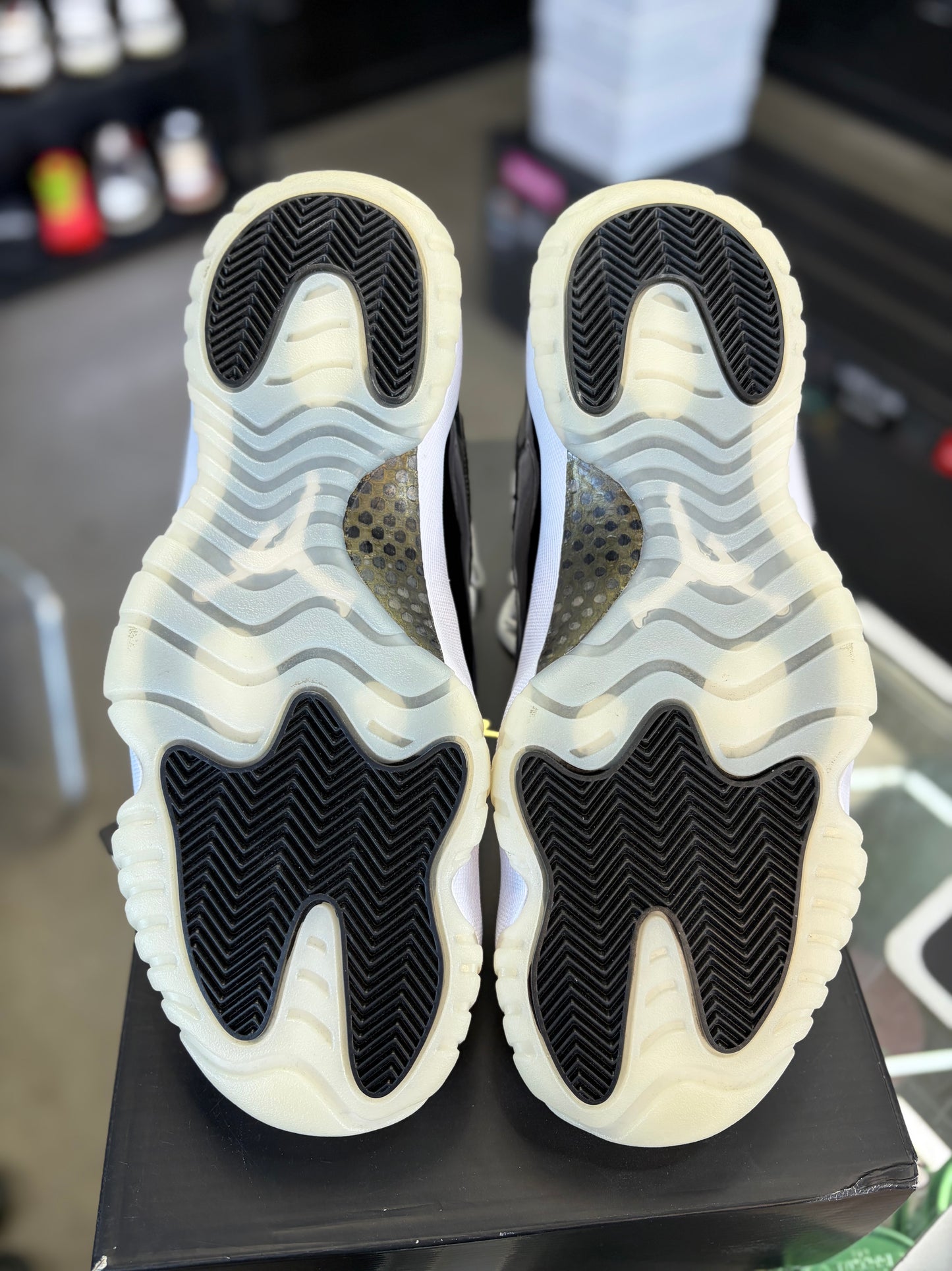 Jordan 11 “Gratitude” Size 11