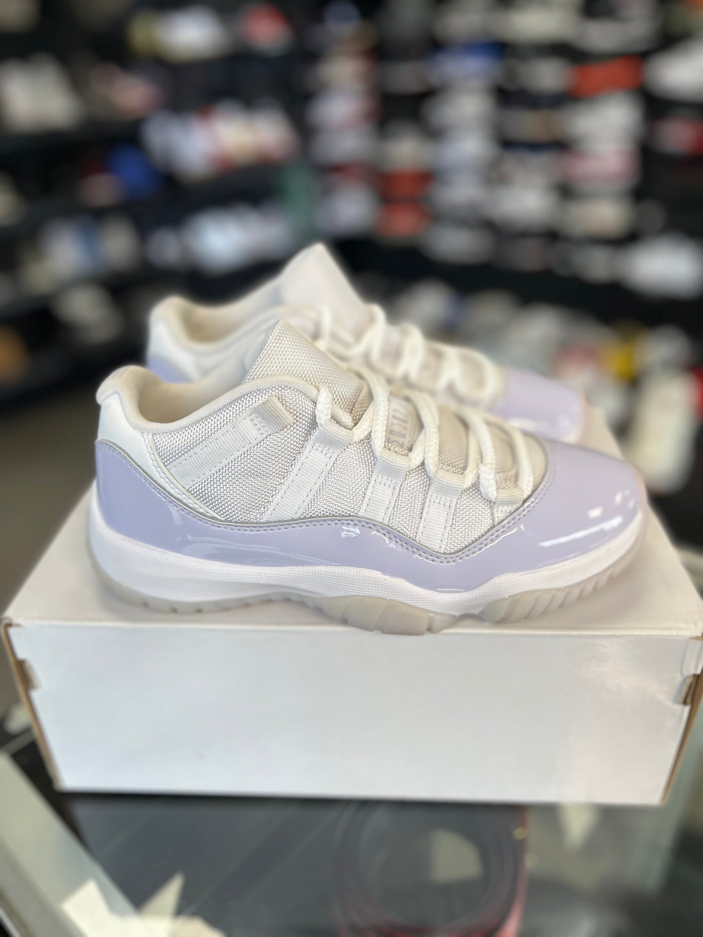 Jordan 11 Low “Pure Violet” Size 4y / 5.5w