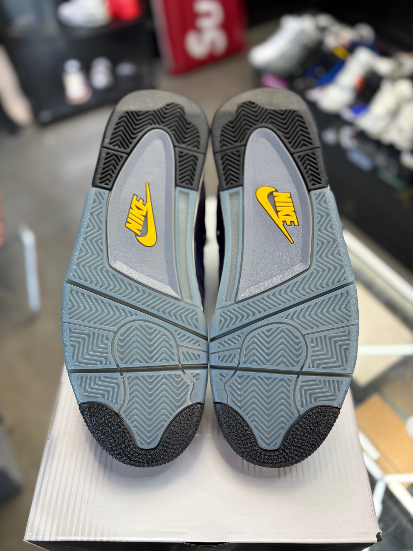 Jordan 4 “Lakers” Size 10