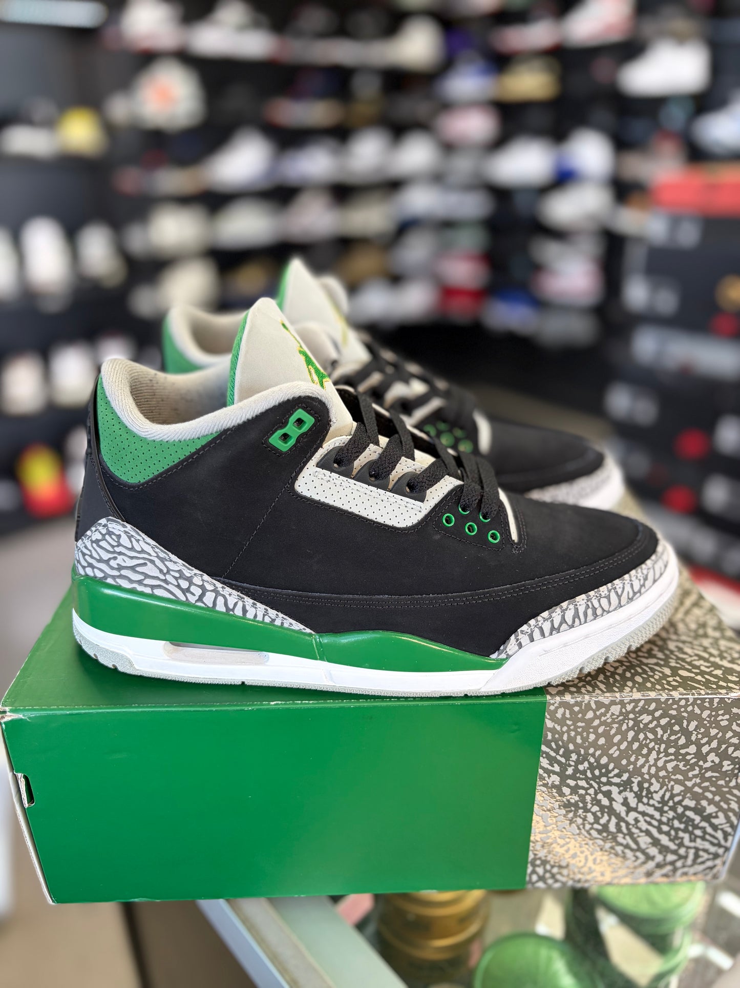 Jordan 3 “Pine Green” Size 9.5