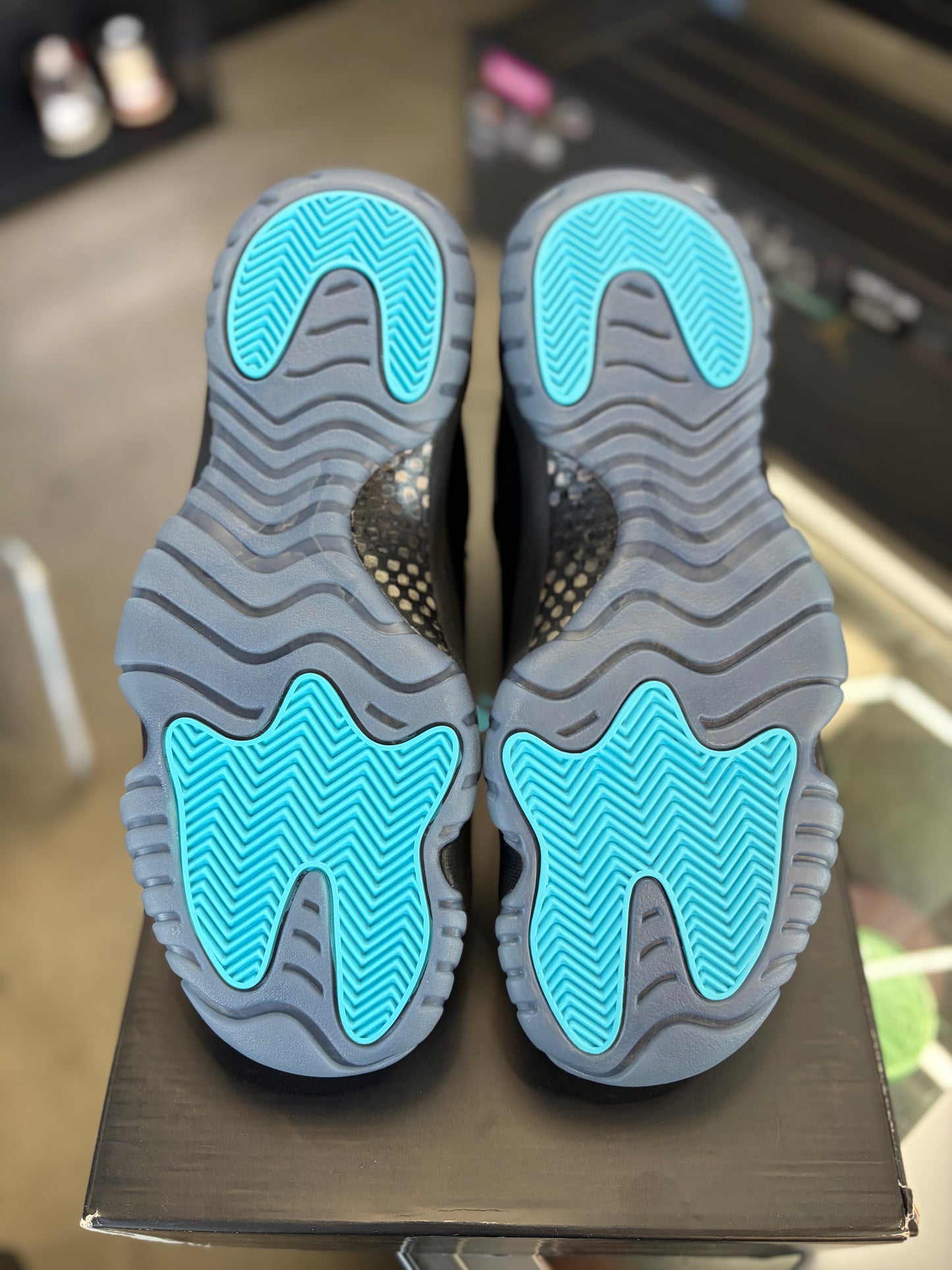 Jordan 11 “Gamma” Size 9.5