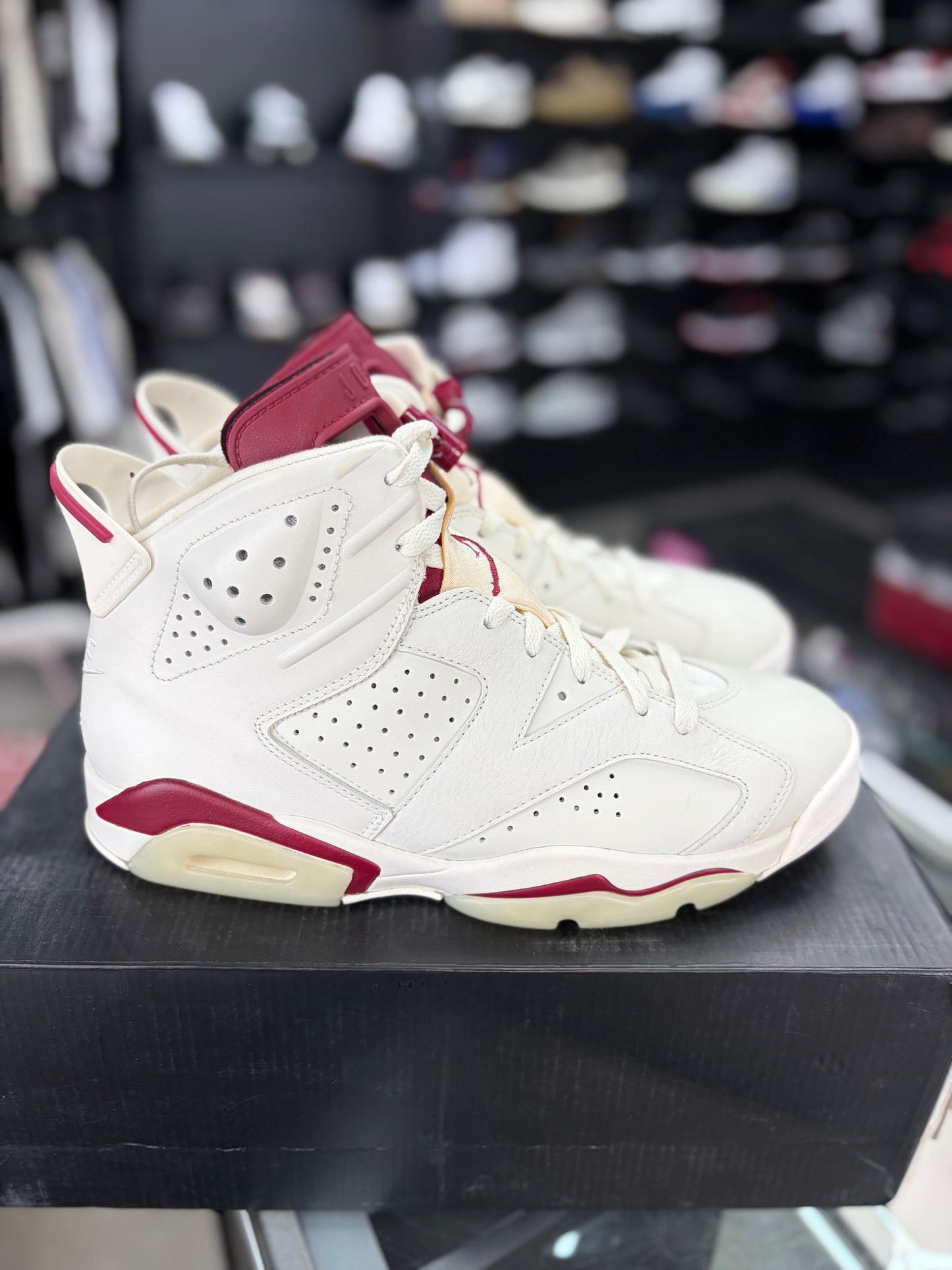Jordan 6 “Maroon” Size 9.5