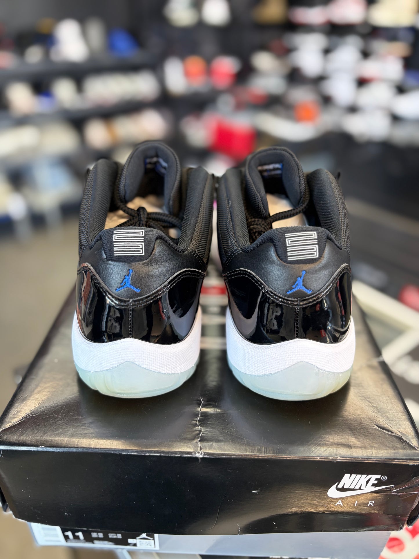 Jordan 11 Low “SPACEJAM” Size 11