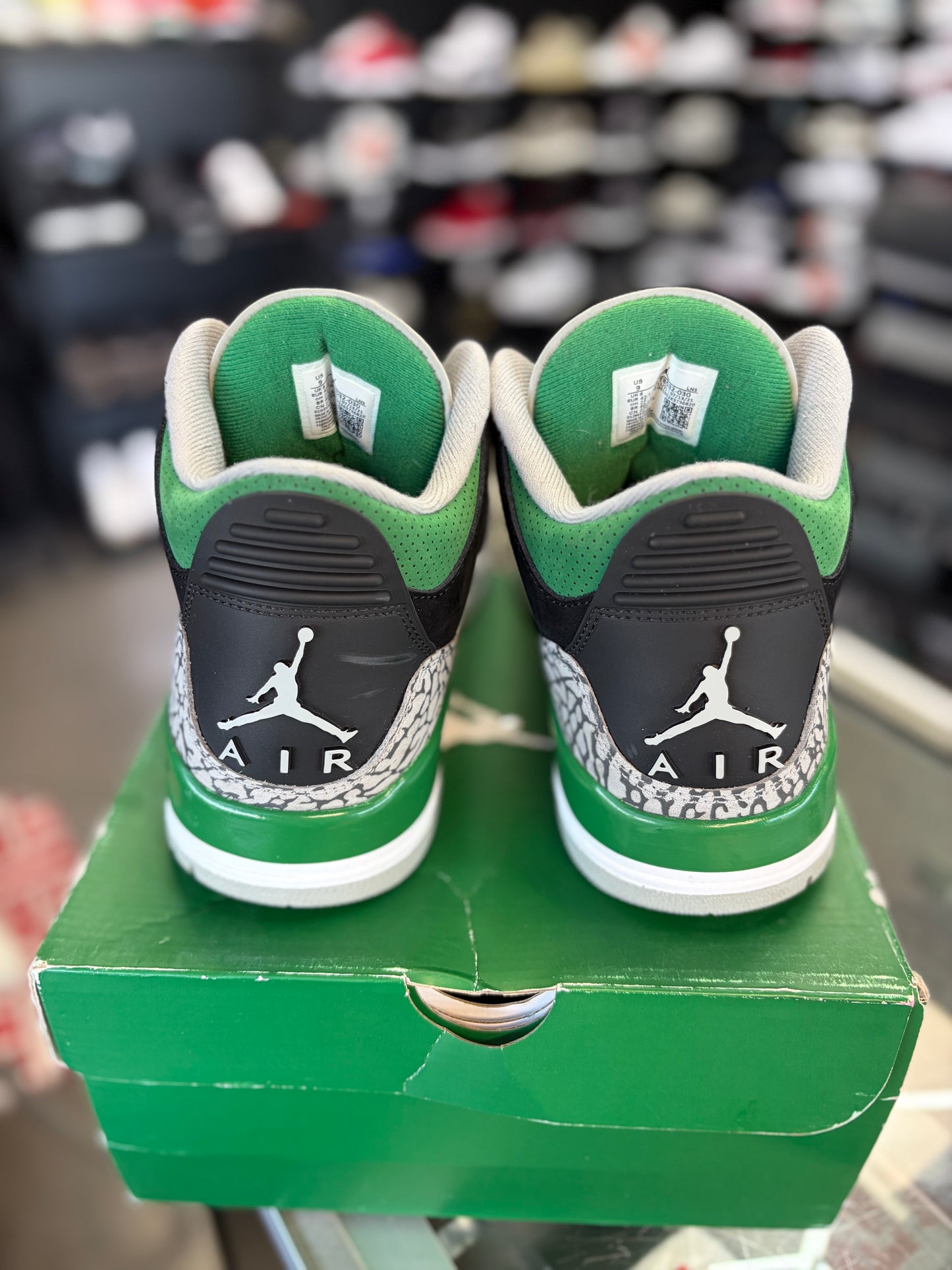Jordan 3 “Pine Green” Size 9