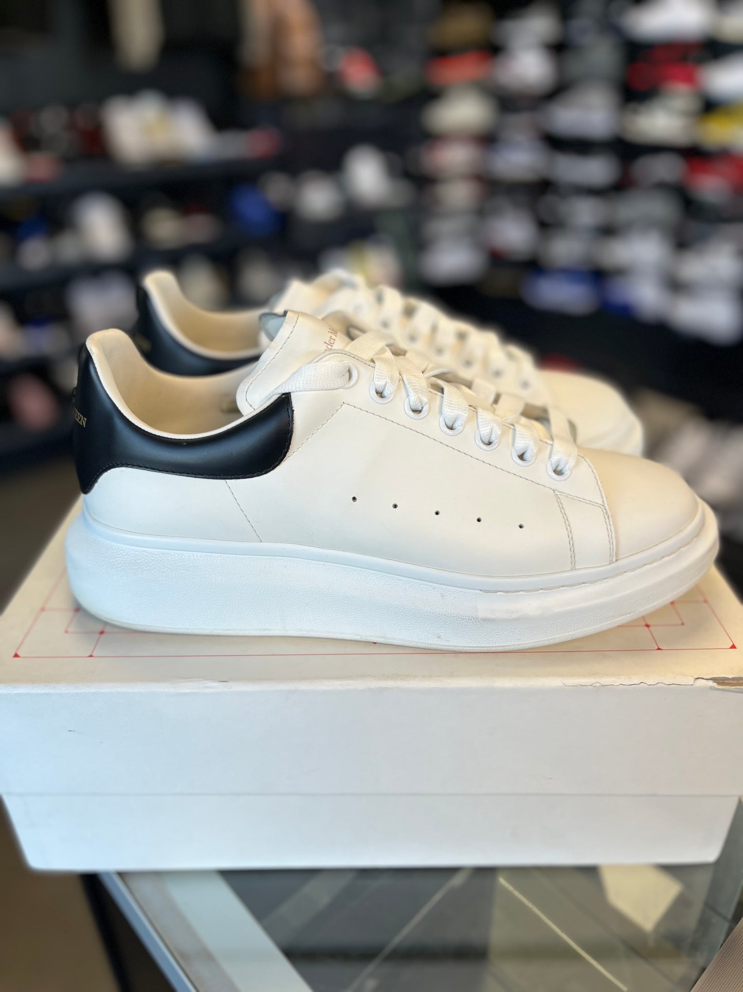 Alexander McQueen “White/Black” Size 44EU