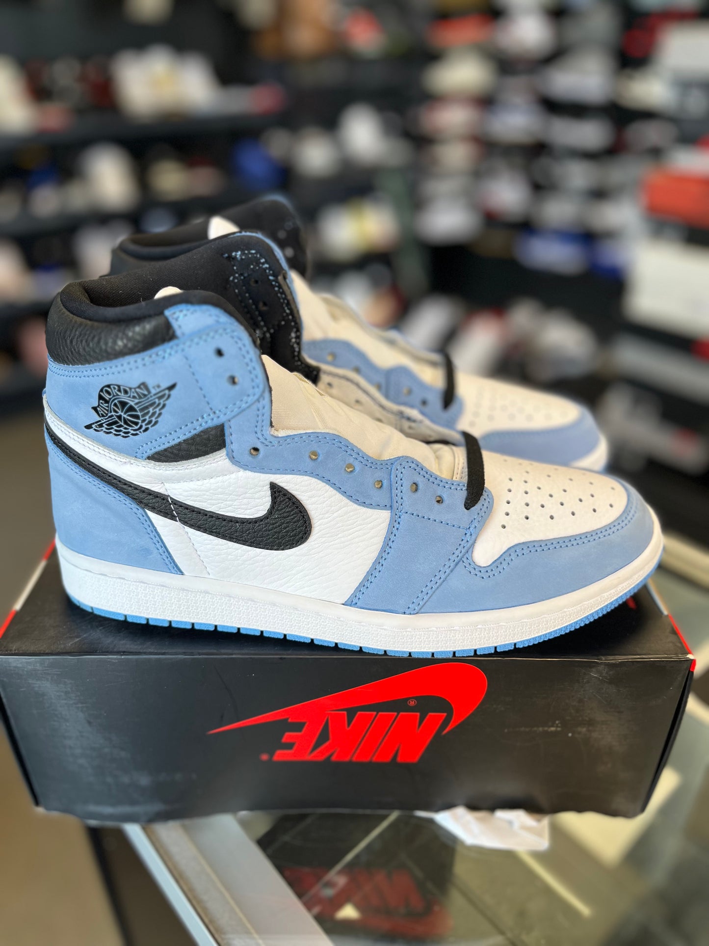 Jordan 1 “University Blue” Size 9.5