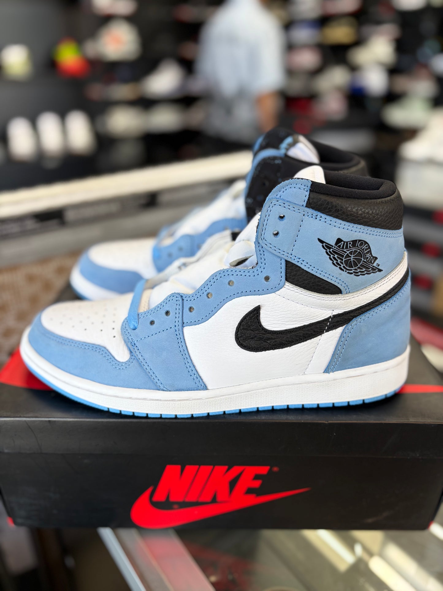 Jordan 1 “University Blue” Size 10.5