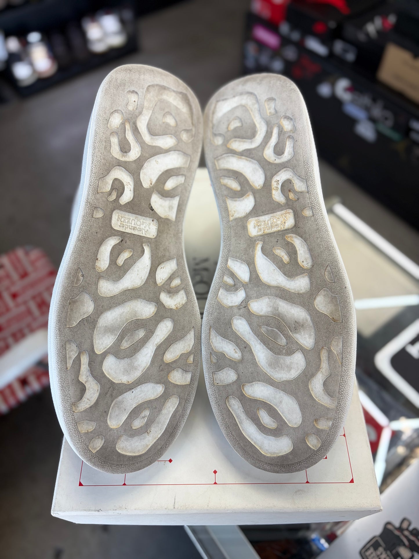 Alexander McQueen “Black/White” Size 44.5EU