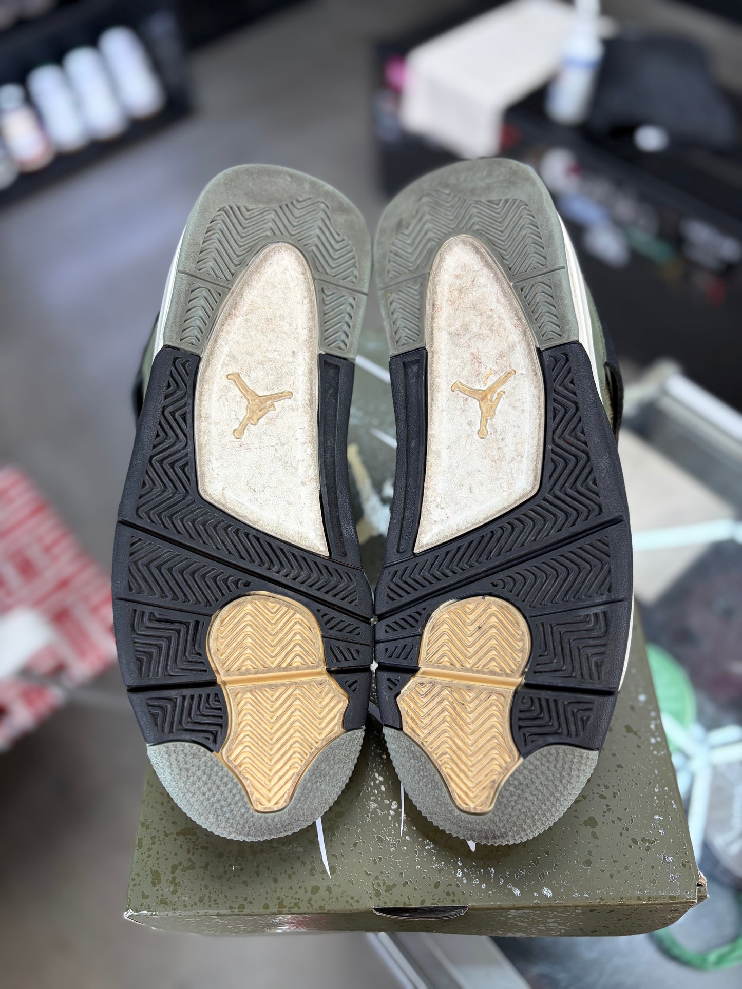 Jordan 4 “Craft Olive” Size 8.5