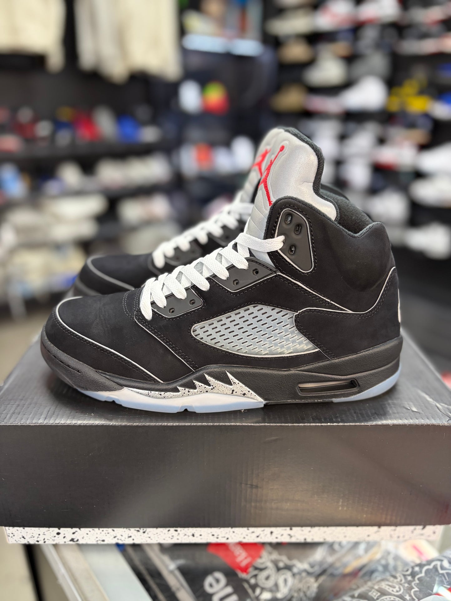 Jordan 5 “Metallic Reimagined” Size 9