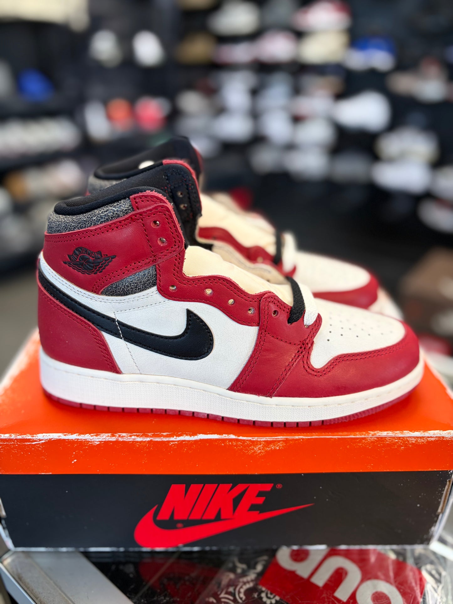 Jordan 1 “Lost & Found” (Gs) Size 5.5y / 7w