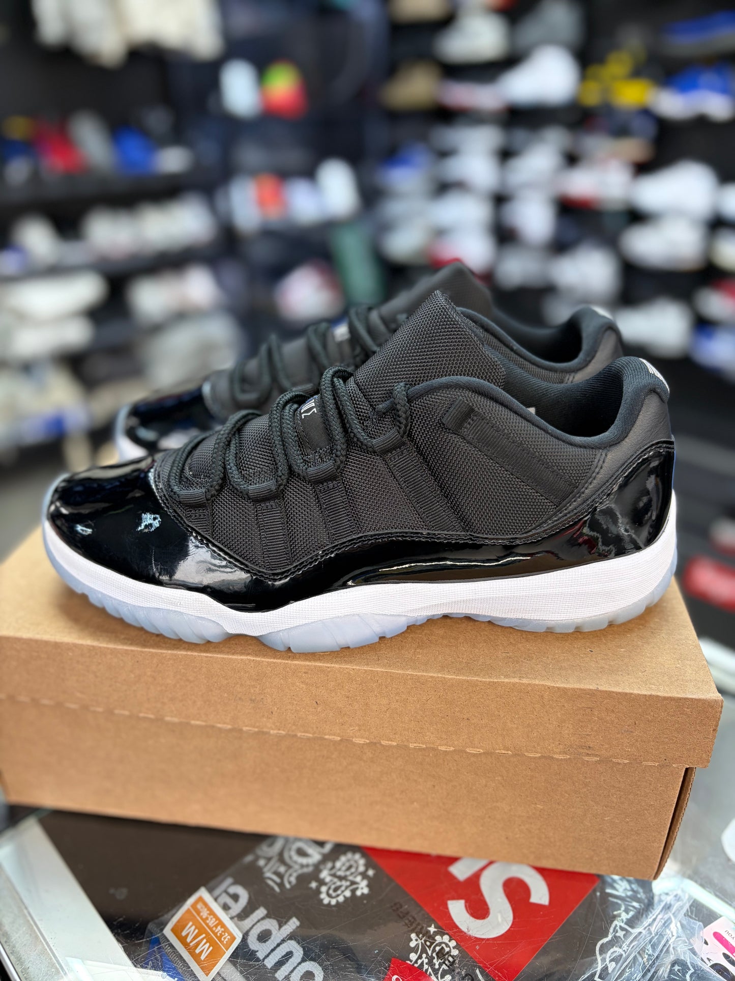 Jordan 11 Low “SPACEJAM” Size 11