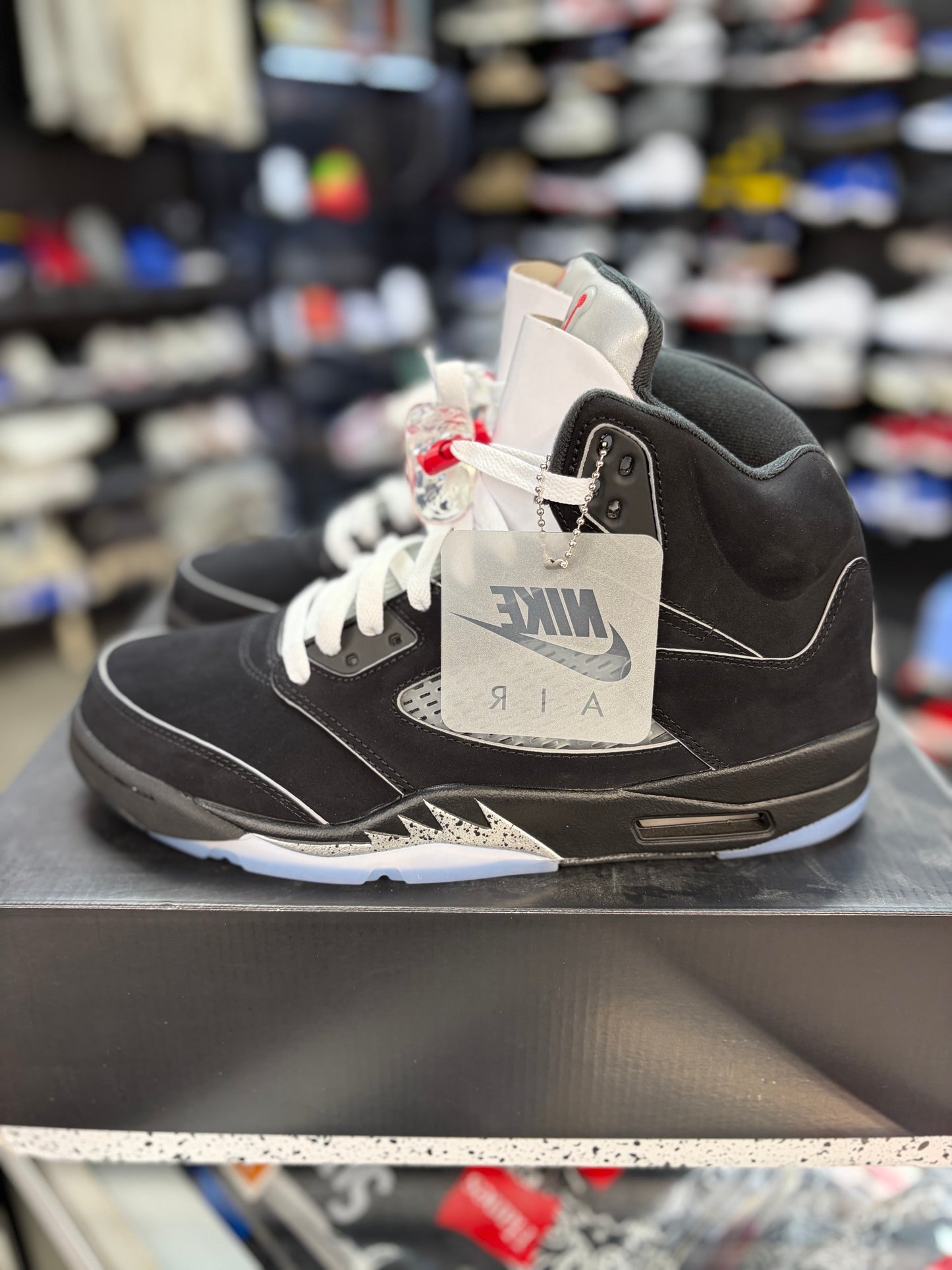 Jordan 5 “Metallic Reimagined” Size 10.5