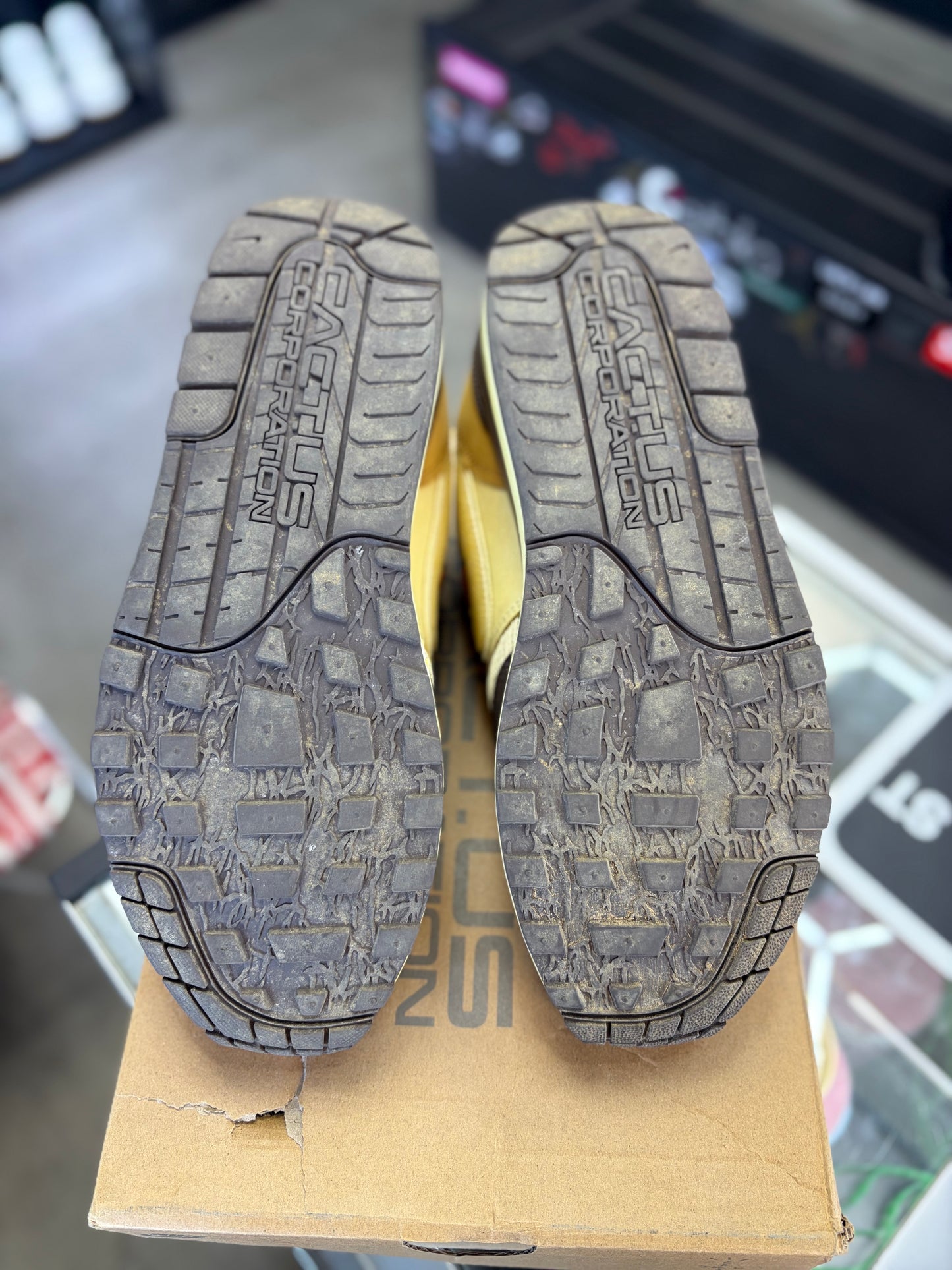 Travis Scott x Air Max 1 “Baroque Brown” Size 10