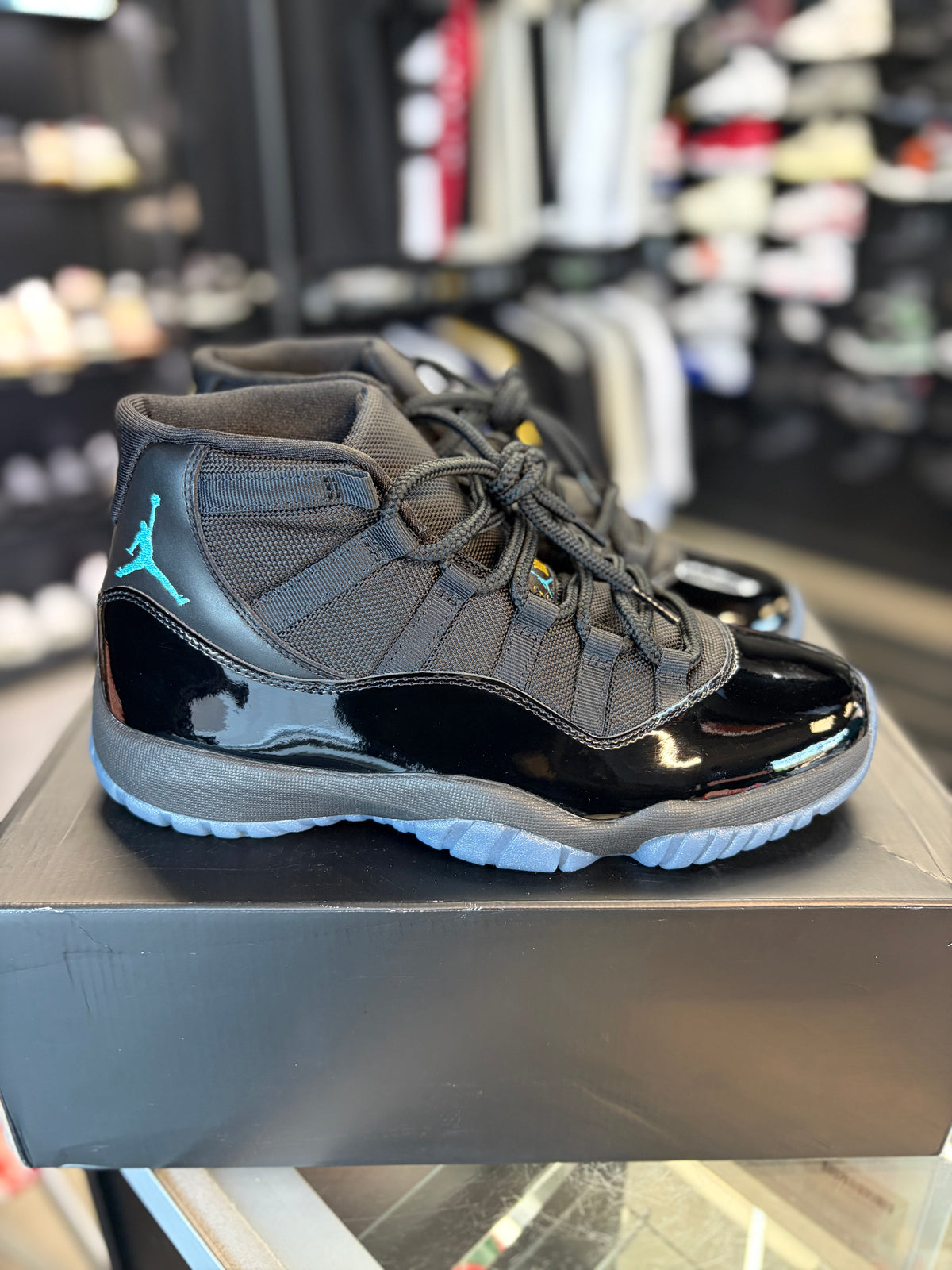 Jordan 11 “Gamma” Size 9.5