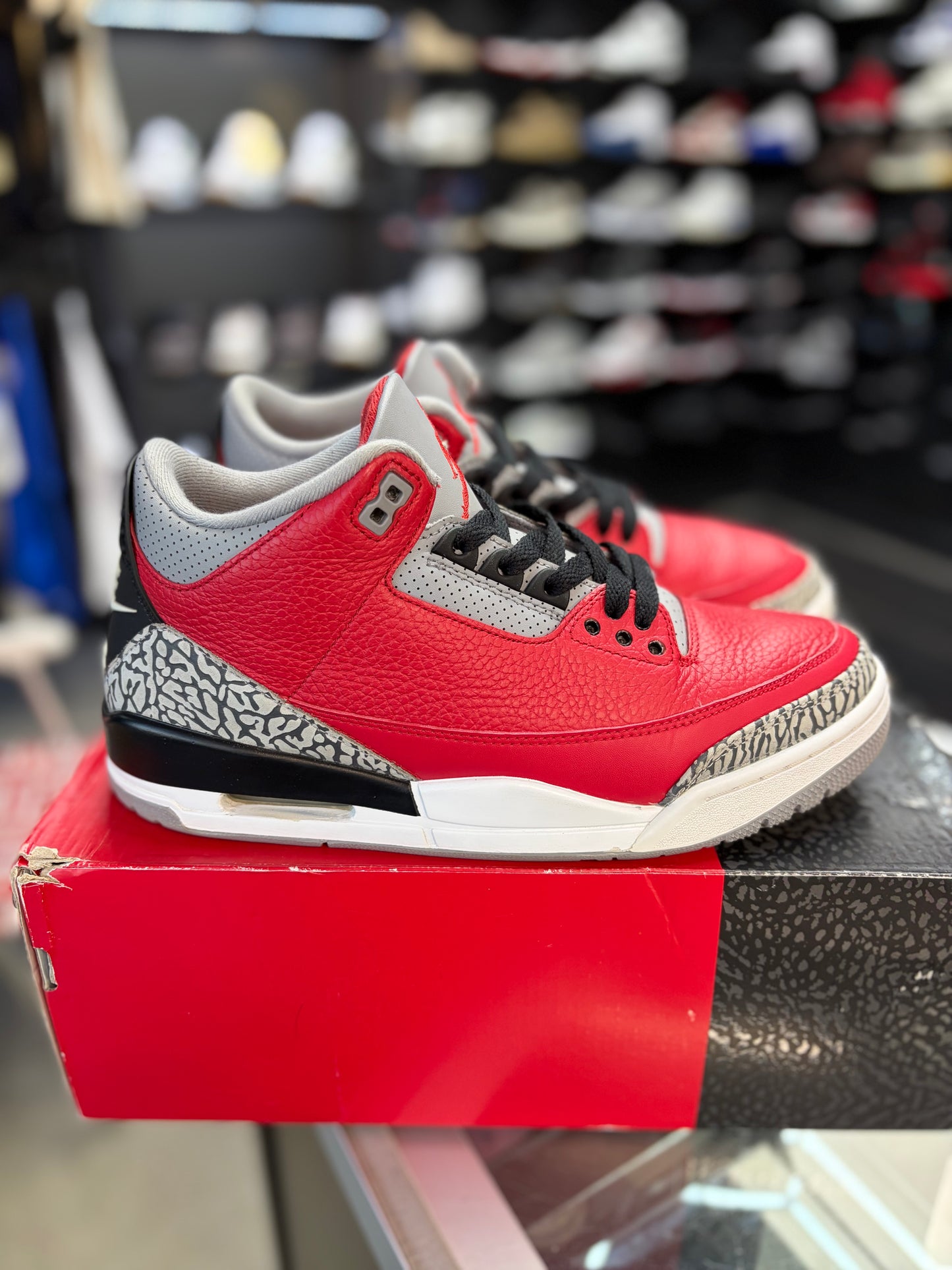 Jordan 3 “Unite SE” Size 9.5