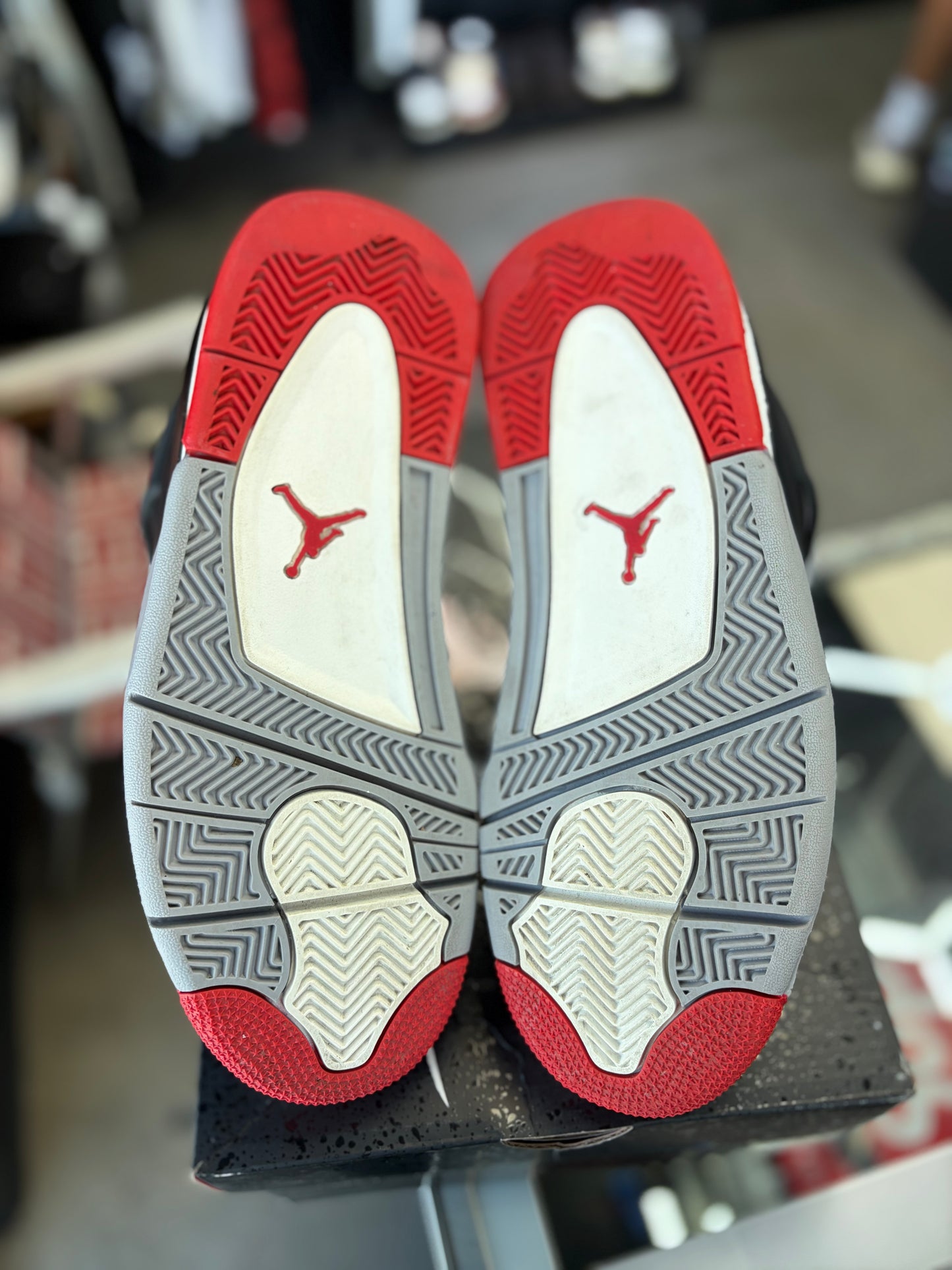 Jordan 4 “Bred Reimagined” (Gs) Size 7y/8.5w