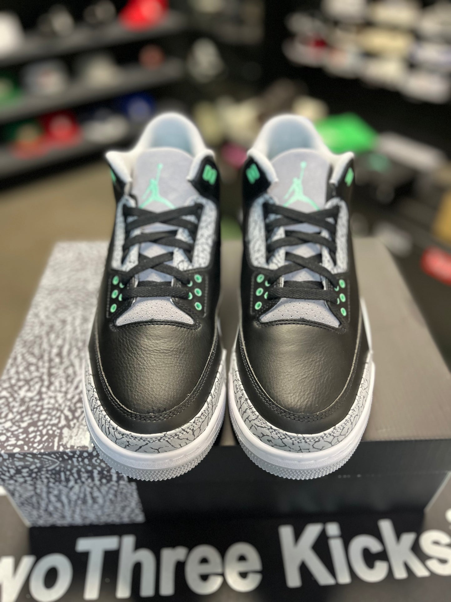 Jordan 3 “Green Glow” Size 11