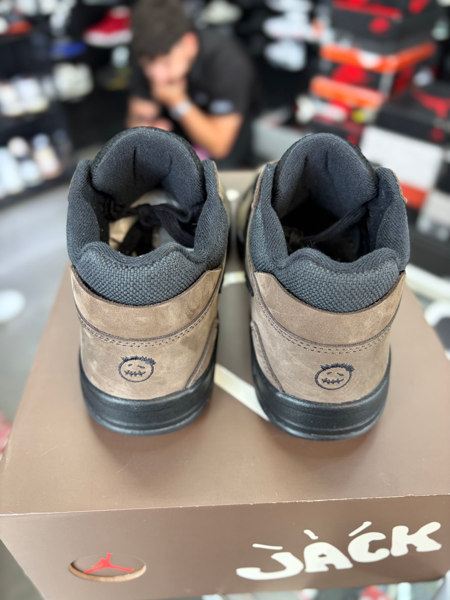 Jumpman Jack x Travis Scott “Mocha” Size 9