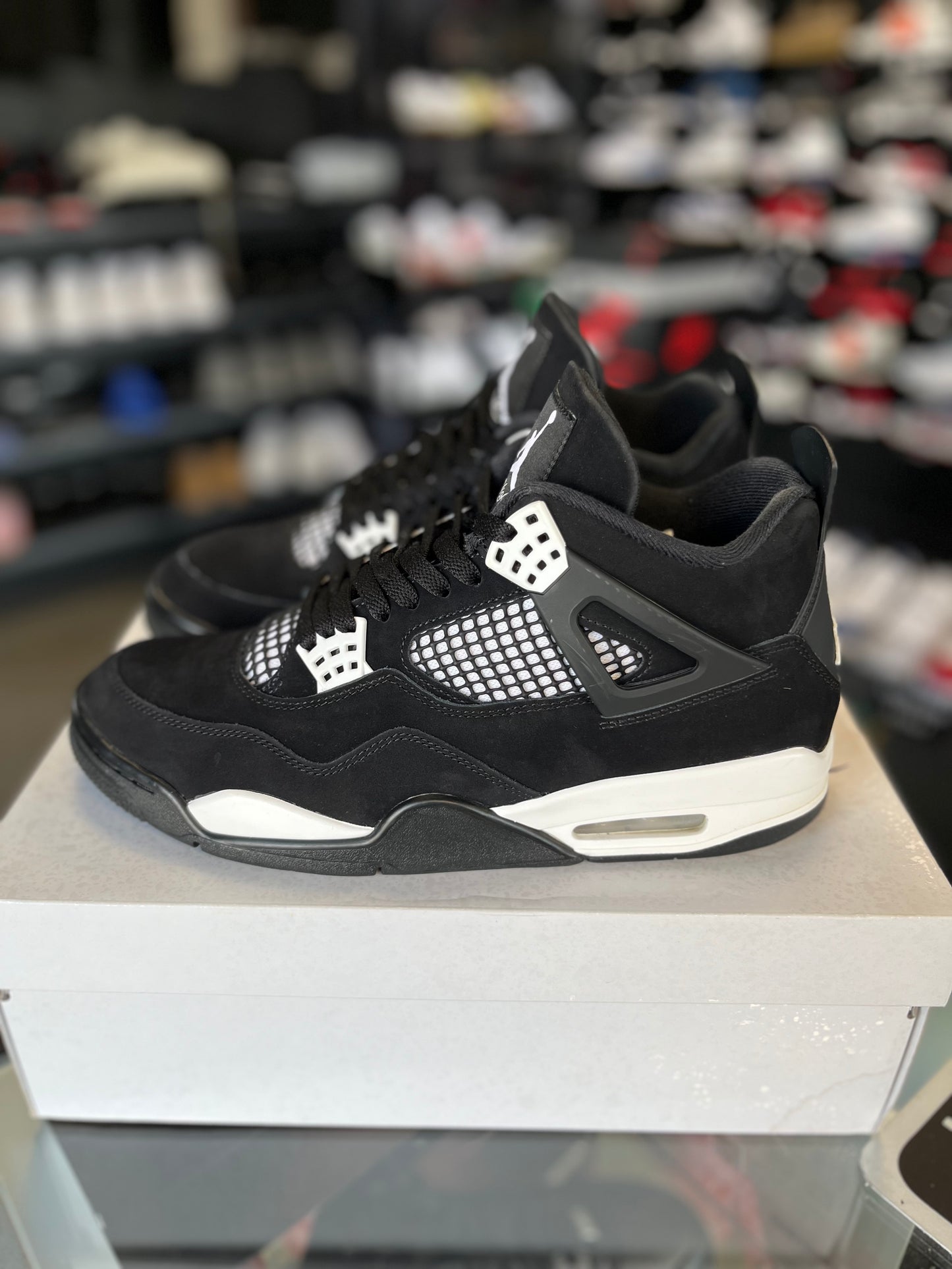 Jordan 4 “White Thunder” Size 11