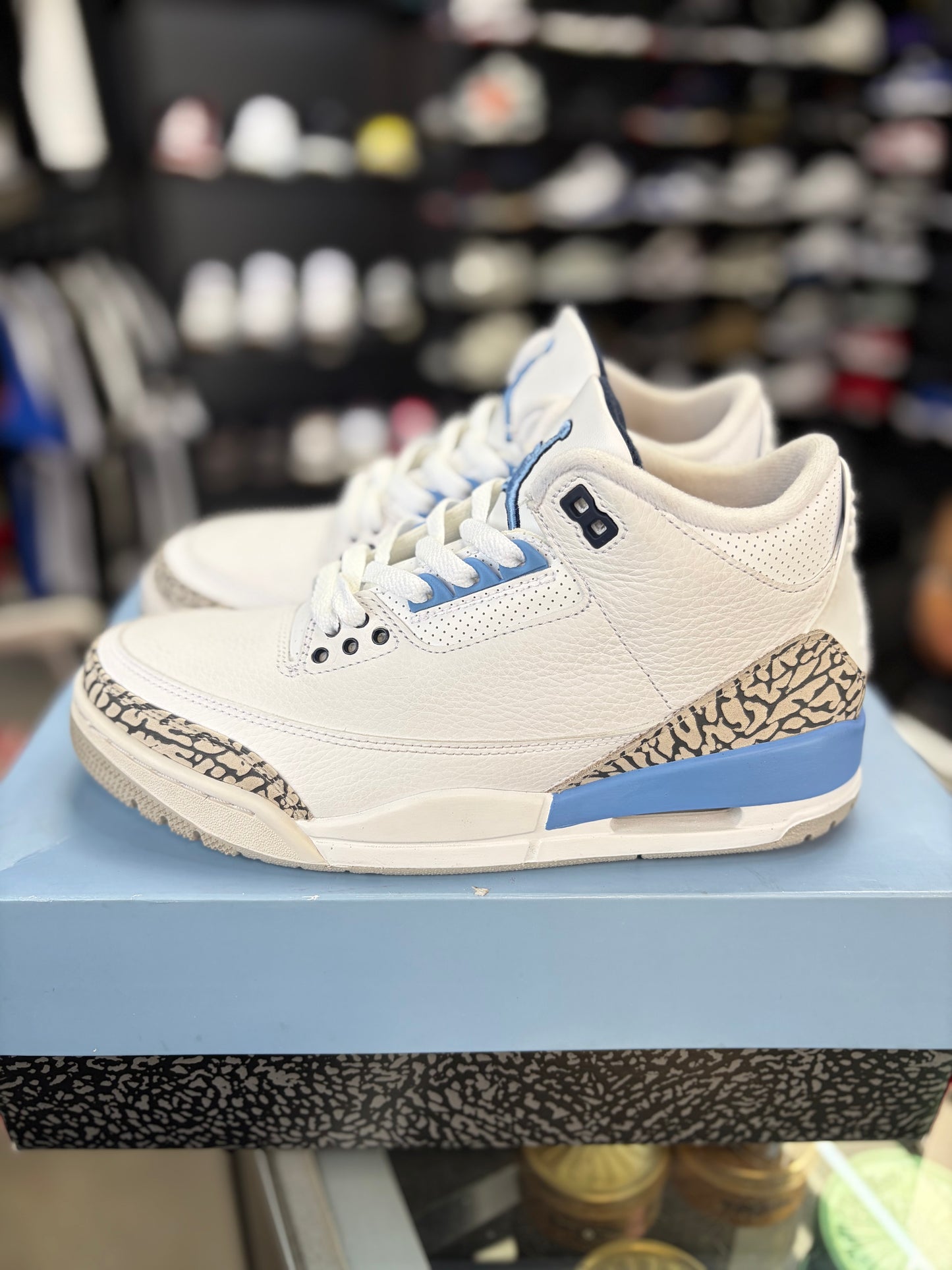 Jordan 3 “UNC” Size 8