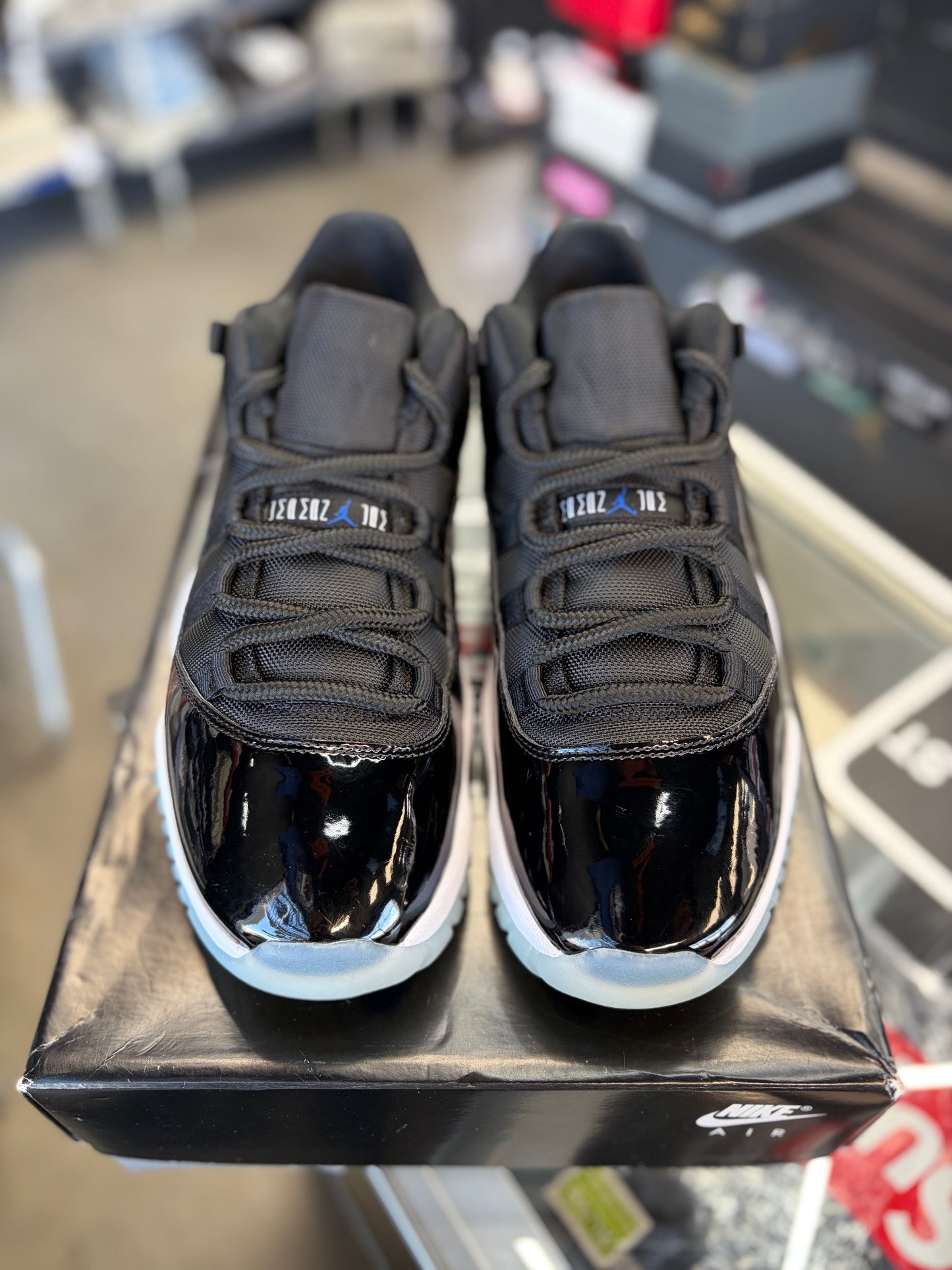 Jordan 11 Low “SPACEJAM” Size 11