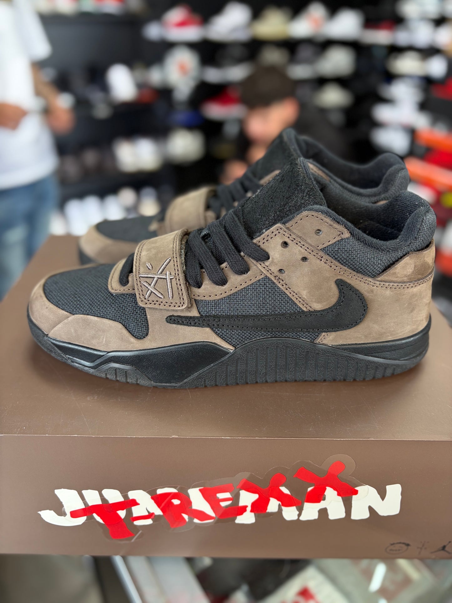 Jumpman Jack x Travis Scott “Mocha” Size 9