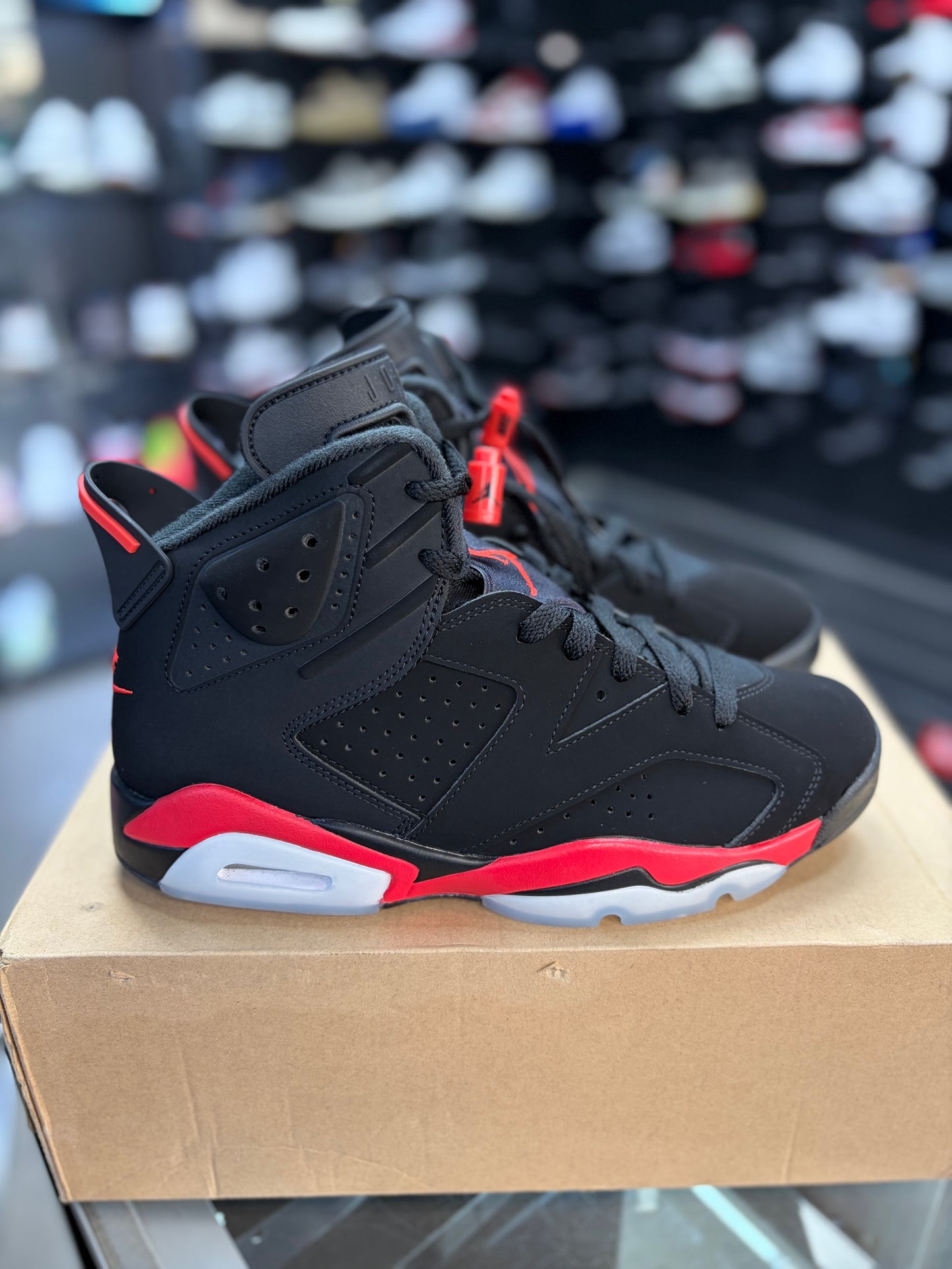 Jordan 6 “Reverse Infrared” Size 9