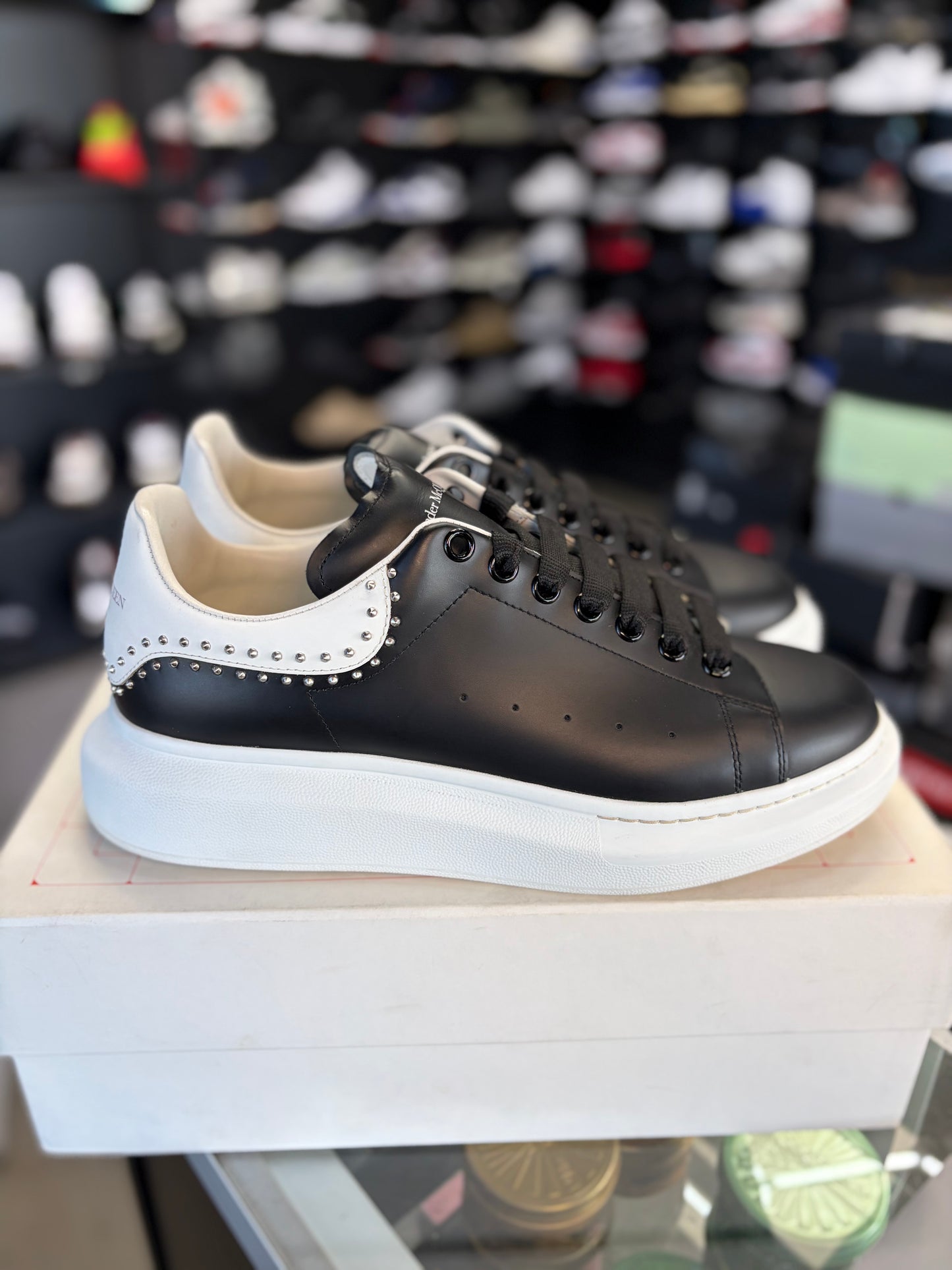 Alexander McQueen “Black/White” Size 44EU