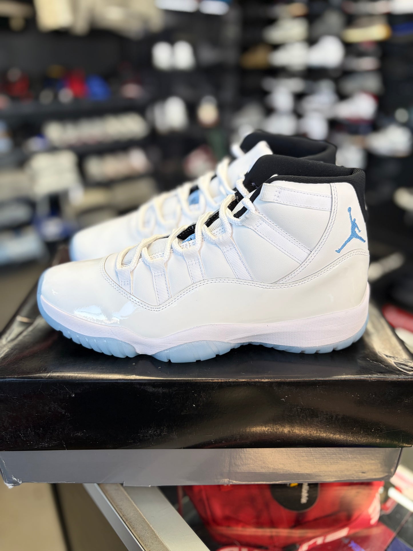 Jordan 11 “Legend Blue” Size 9.5