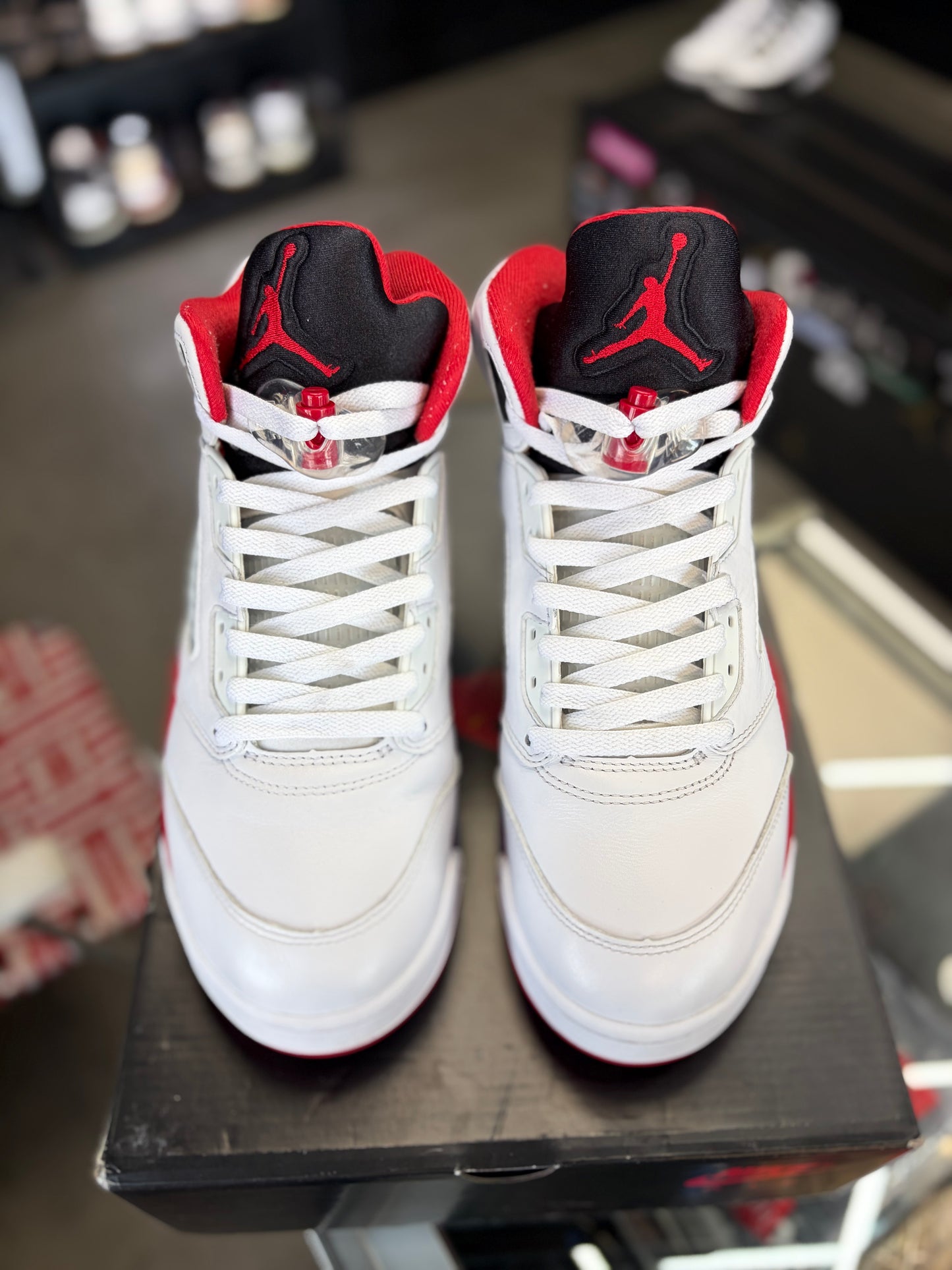 Jordan 5 “Fire Red” Size 9
