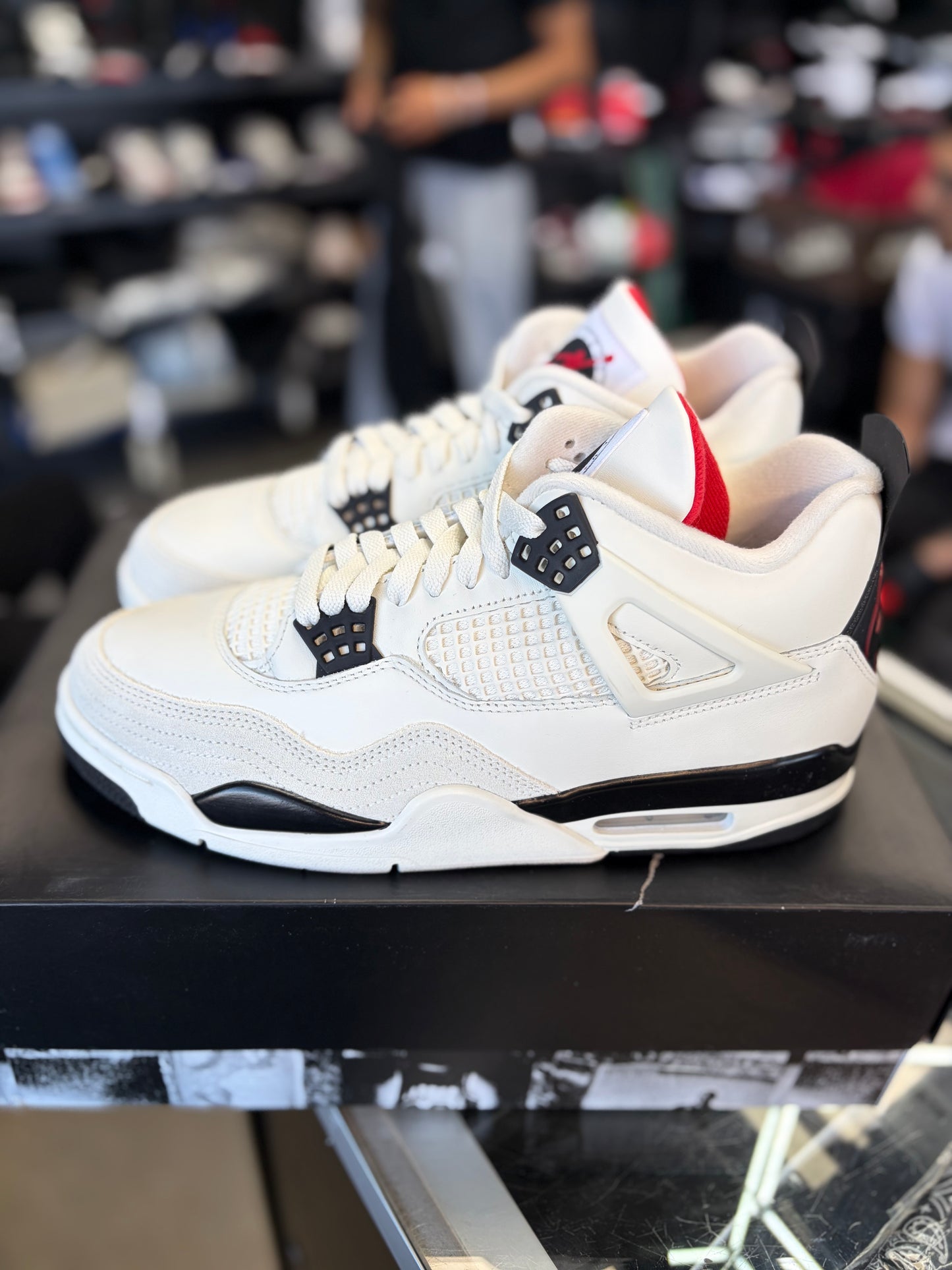 Jordan 4 “Flight Club” Size 10.5
