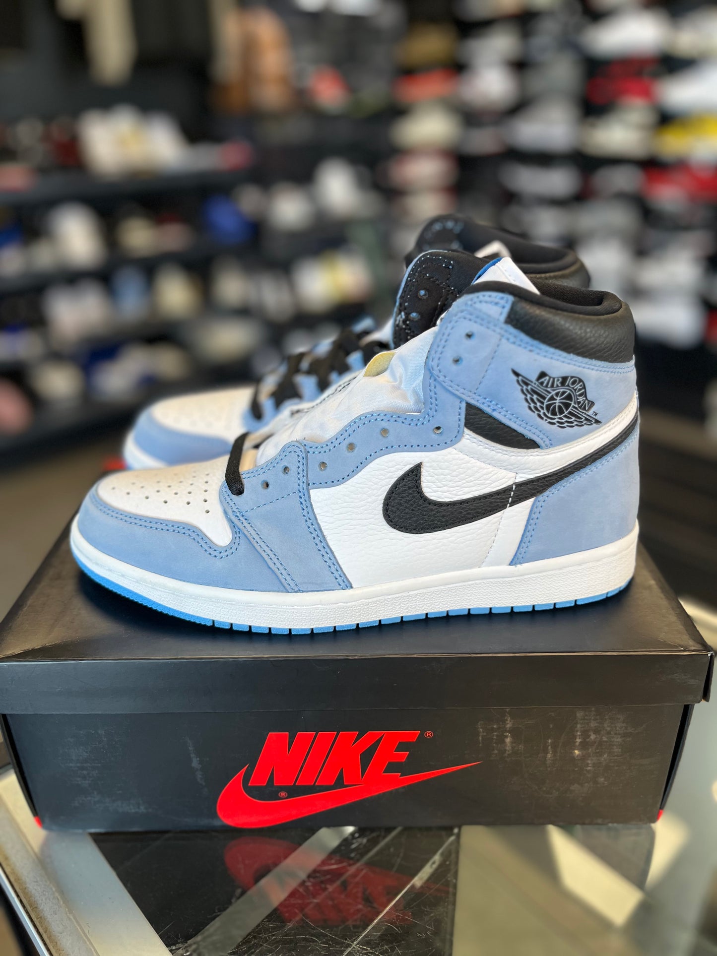 Jordan 1 “University Blue” Size 9