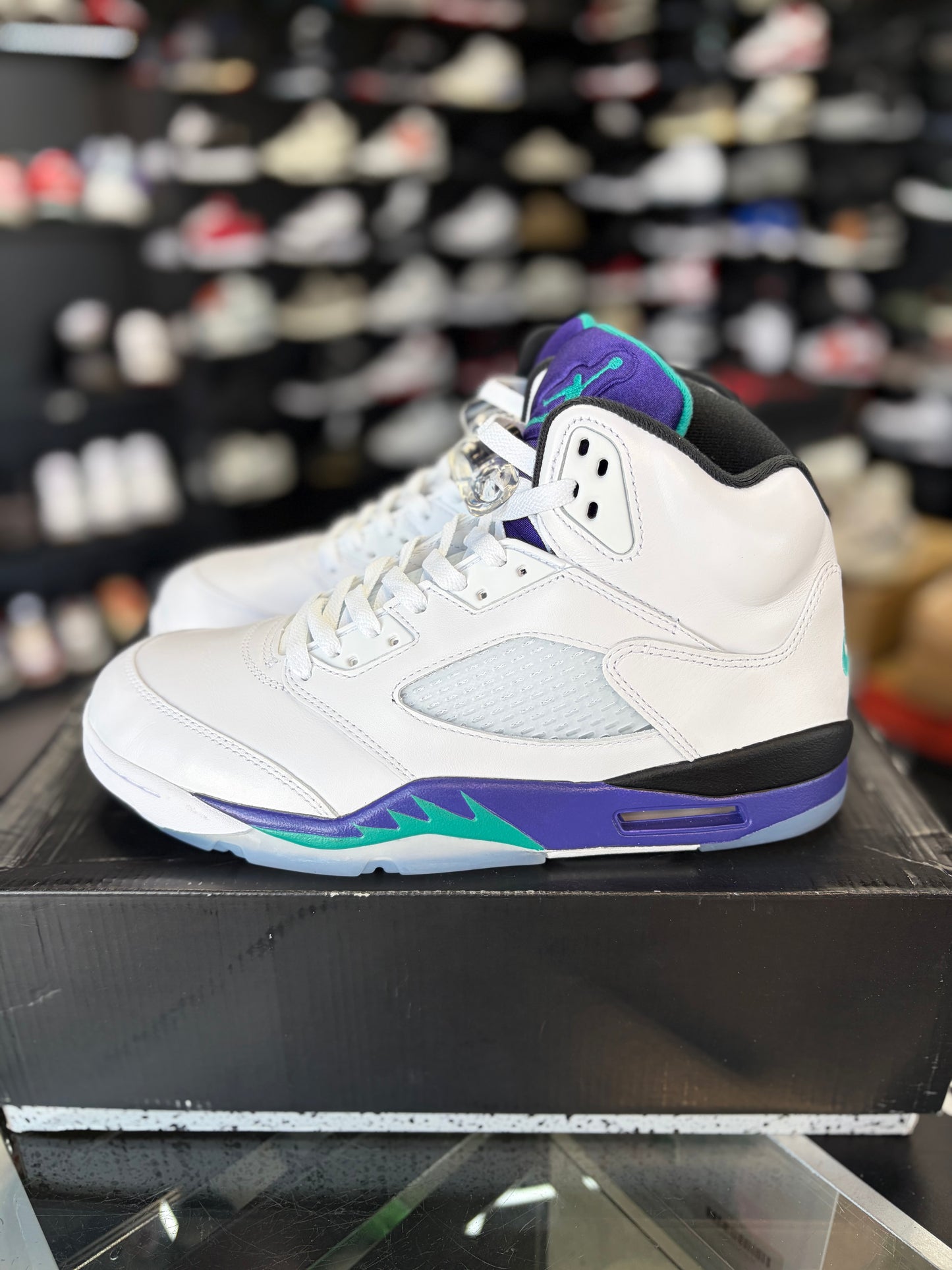 Jordan 5 “Grape” Size 10.5
