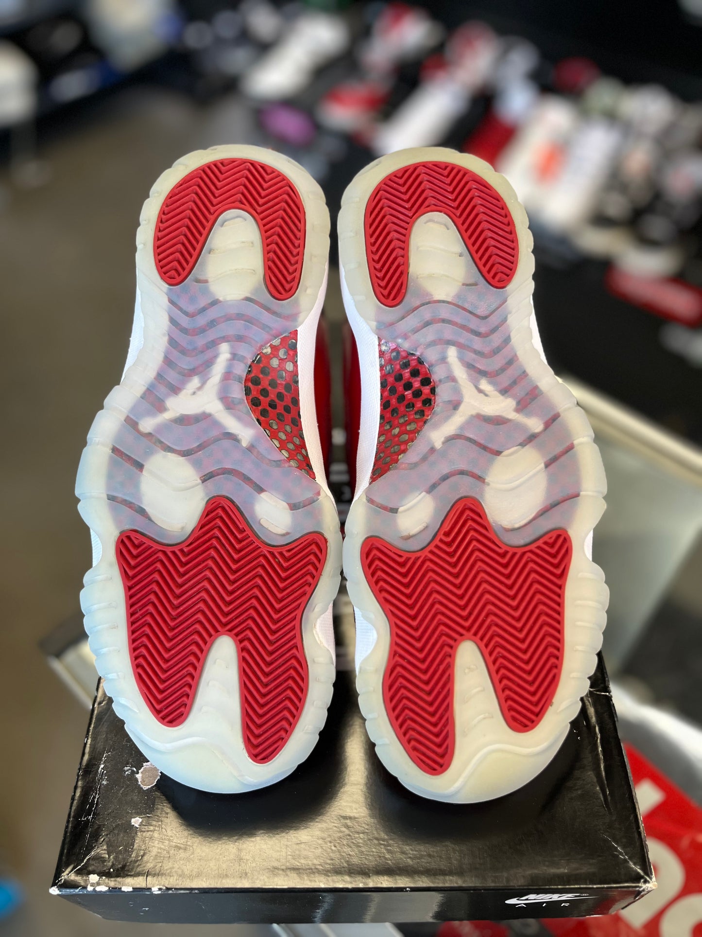Jordan 11 “Cherry” Size 9
