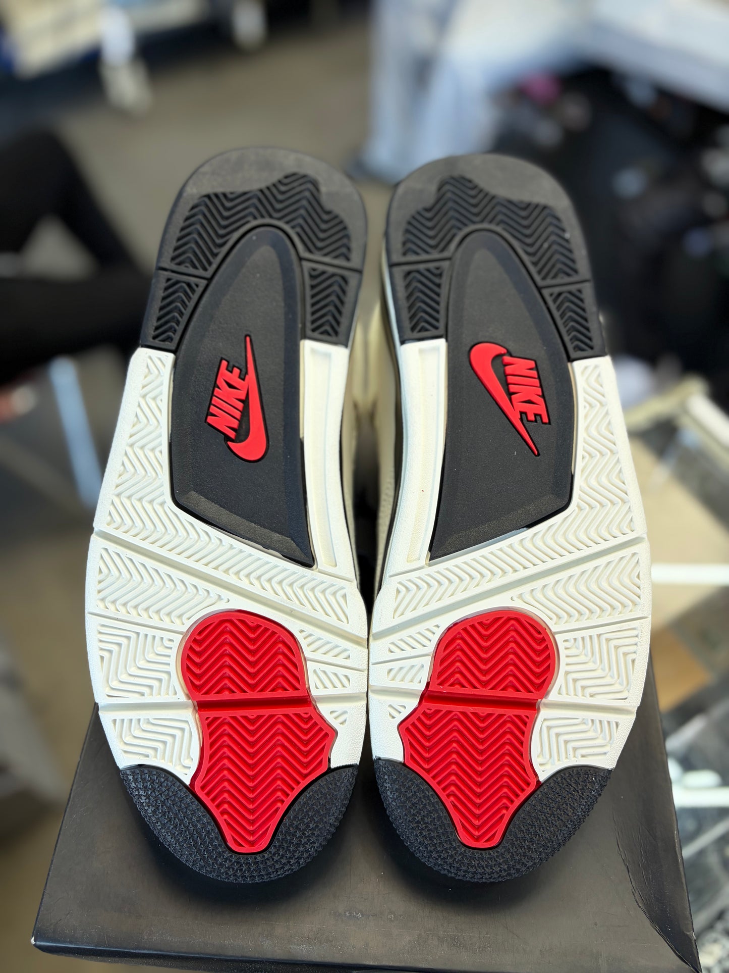 Jordan 4 “Flight Club” Size 10.5