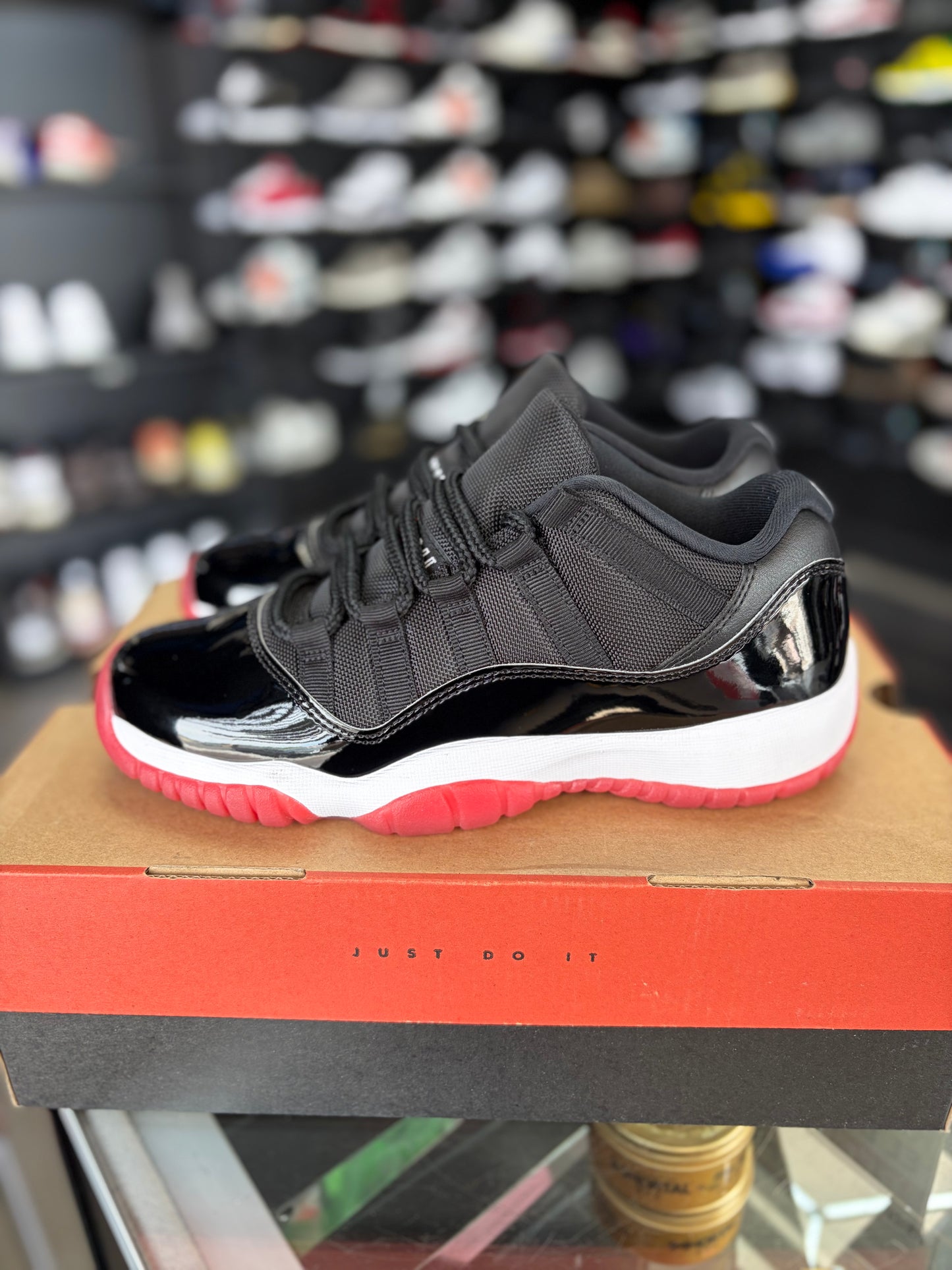 Jordan 11 Low (Gs) Size 6.5y/8w